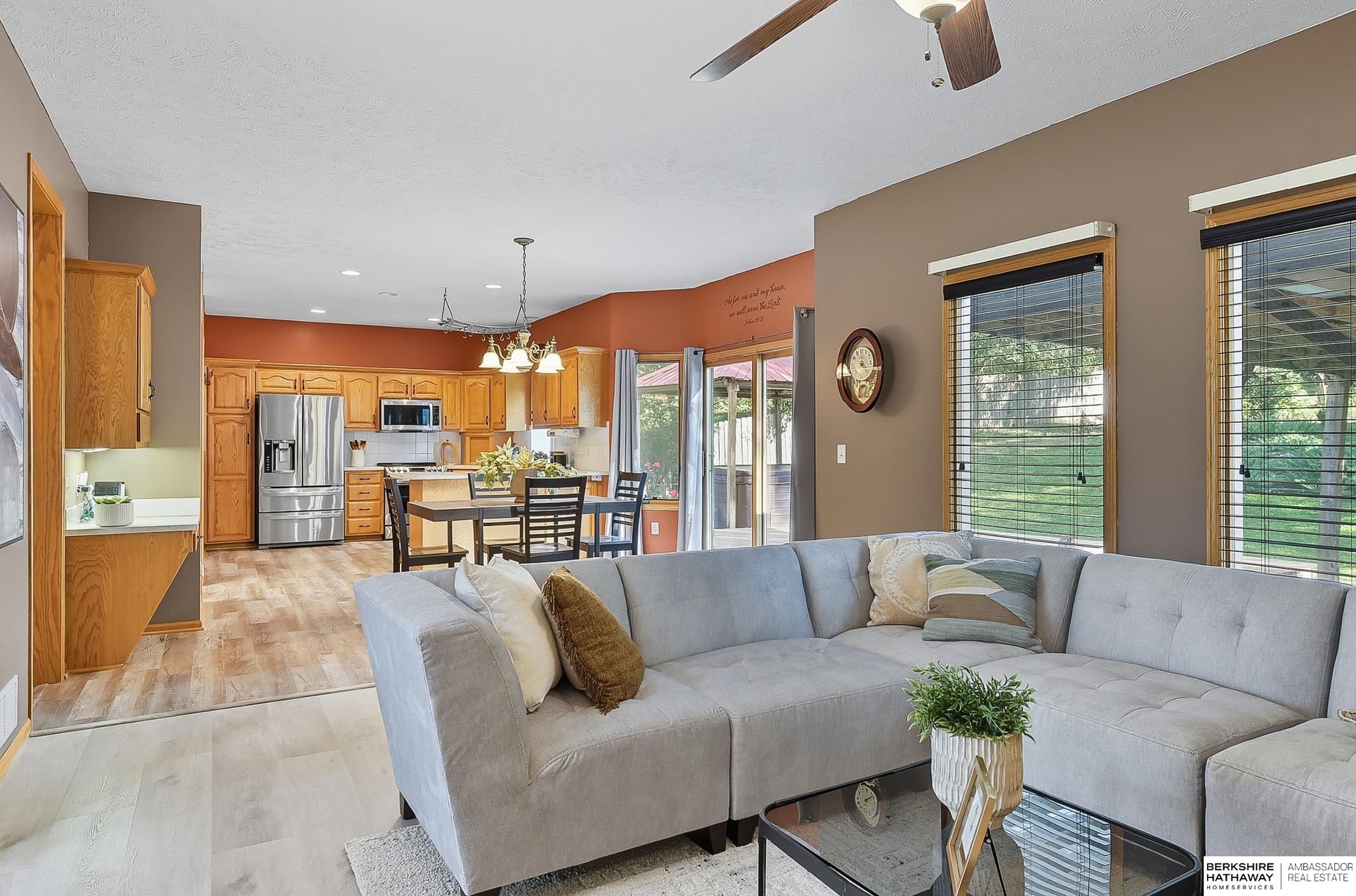 Omaha, Nebraska 68136, United States, 4 Bedrooms Bedrooms, ,3 BathroomsBathrooms,Residential,Active,213999