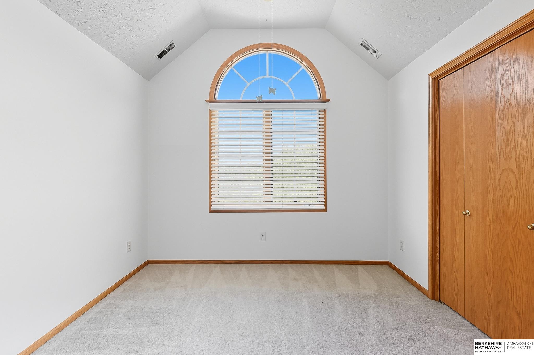 Omaha, Nebraska 68136, United States, 4 Bedrooms Bedrooms, ,3 BathroomsBathrooms,Residential,Active,213999