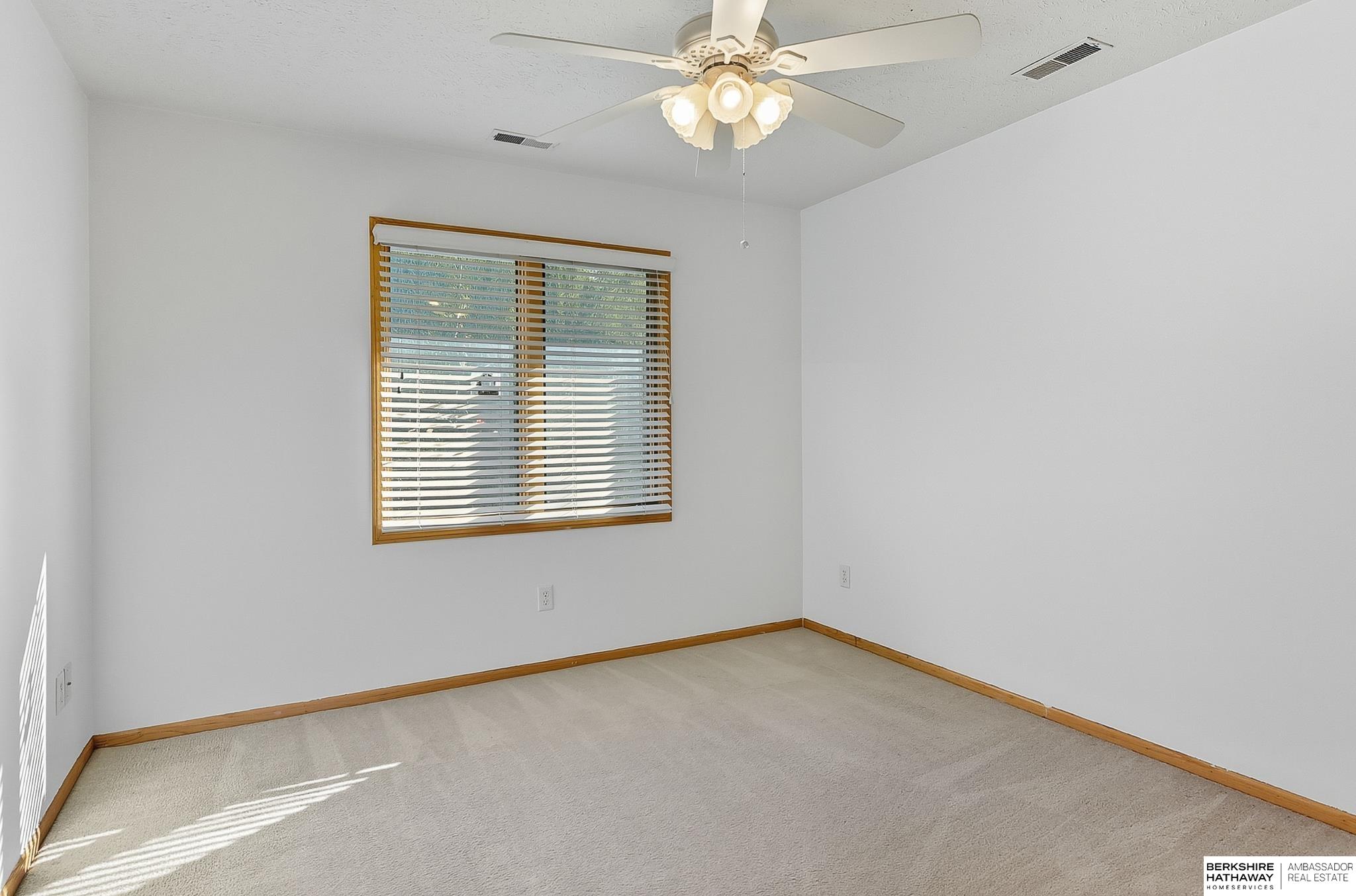 Omaha, Nebraska 68136, United States, 4 Bedrooms Bedrooms, ,3 BathroomsBathrooms,Residential,Active,213999