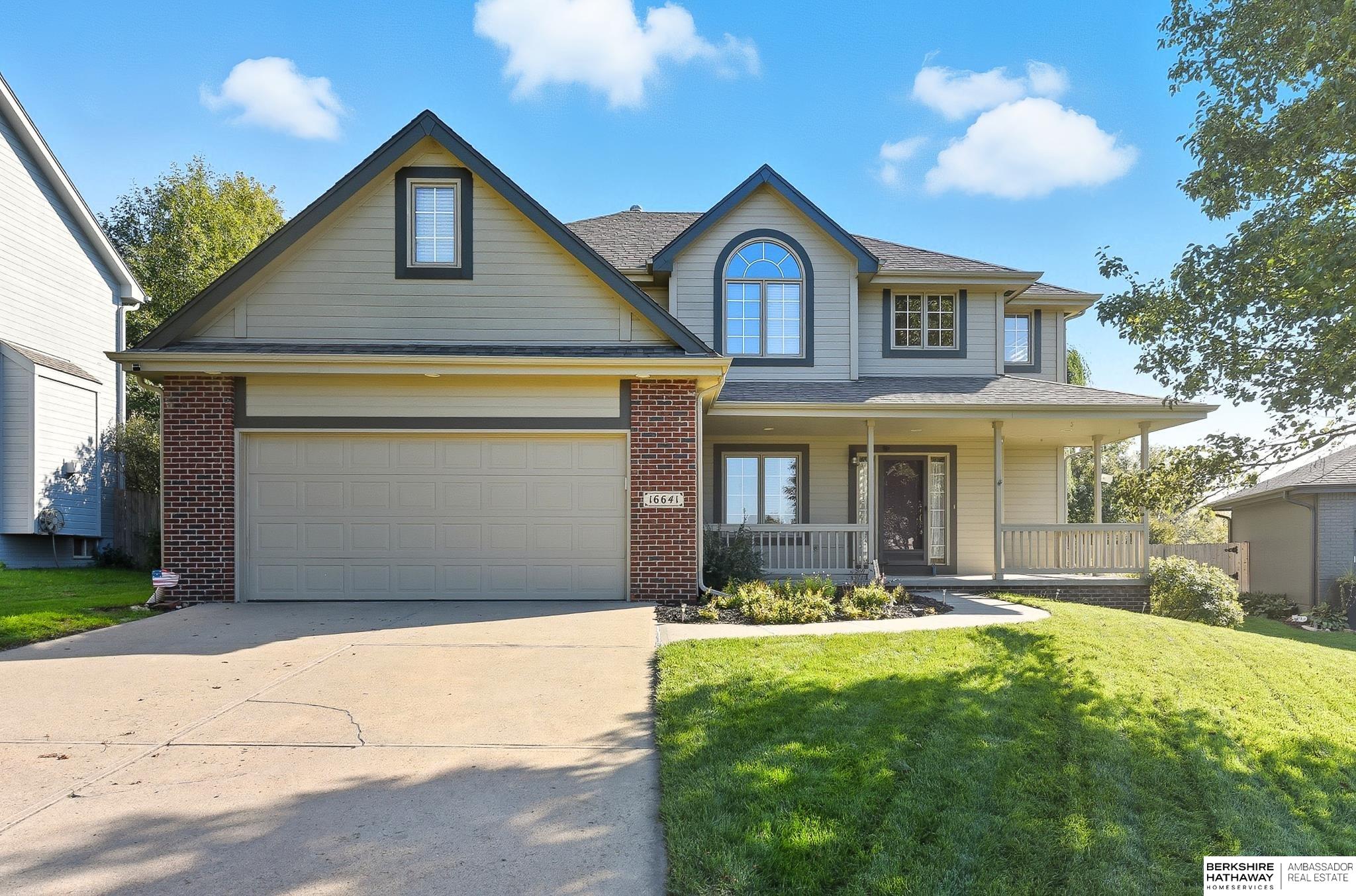 Omaha, Nebraska 68136, United States, 4 Bedrooms Bedrooms, ,3 BathroomsBathrooms,Residential,Active,213999