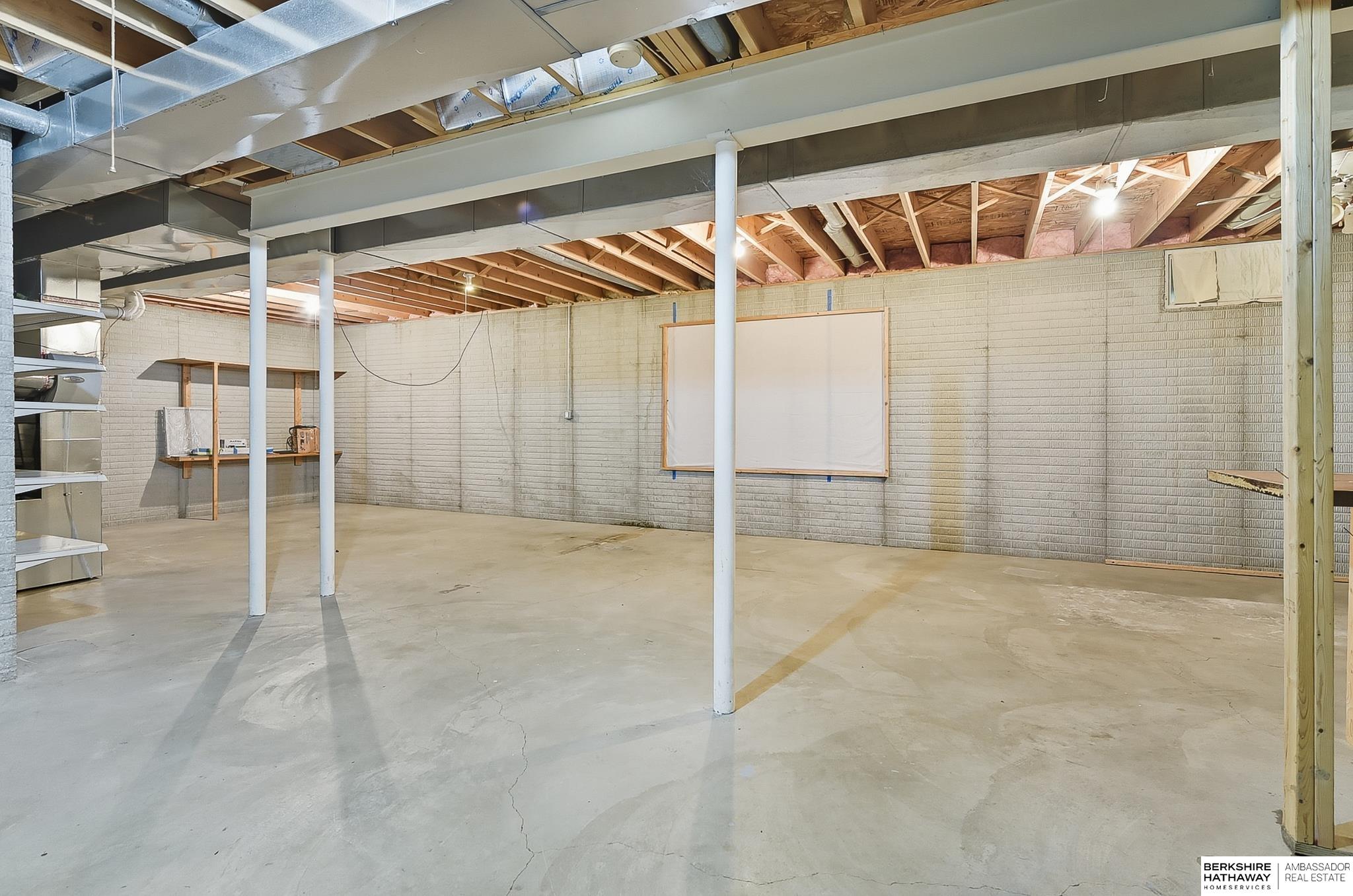 Omaha, Nebraska 68136, United States, 4 Bedrooms Bedrooms, ,3 BathroomsBathrooms,Residential,Active,213999