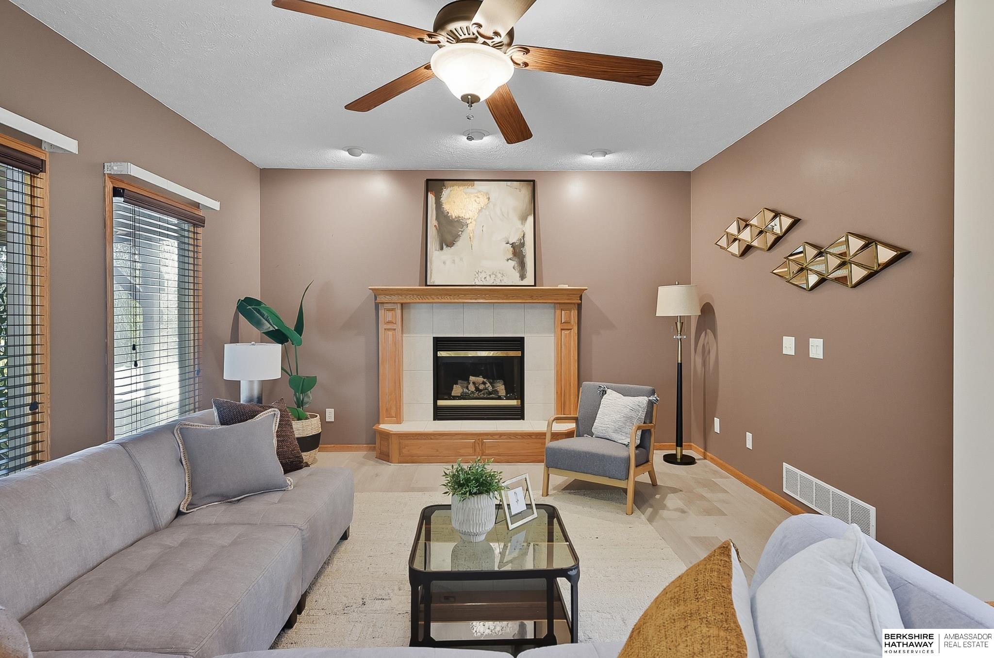 Omaha, Nebraska 68136, United States, 4 Bedrooms Bedrooms, ,3 BathroomsBathrooms,Residential,Active,213999