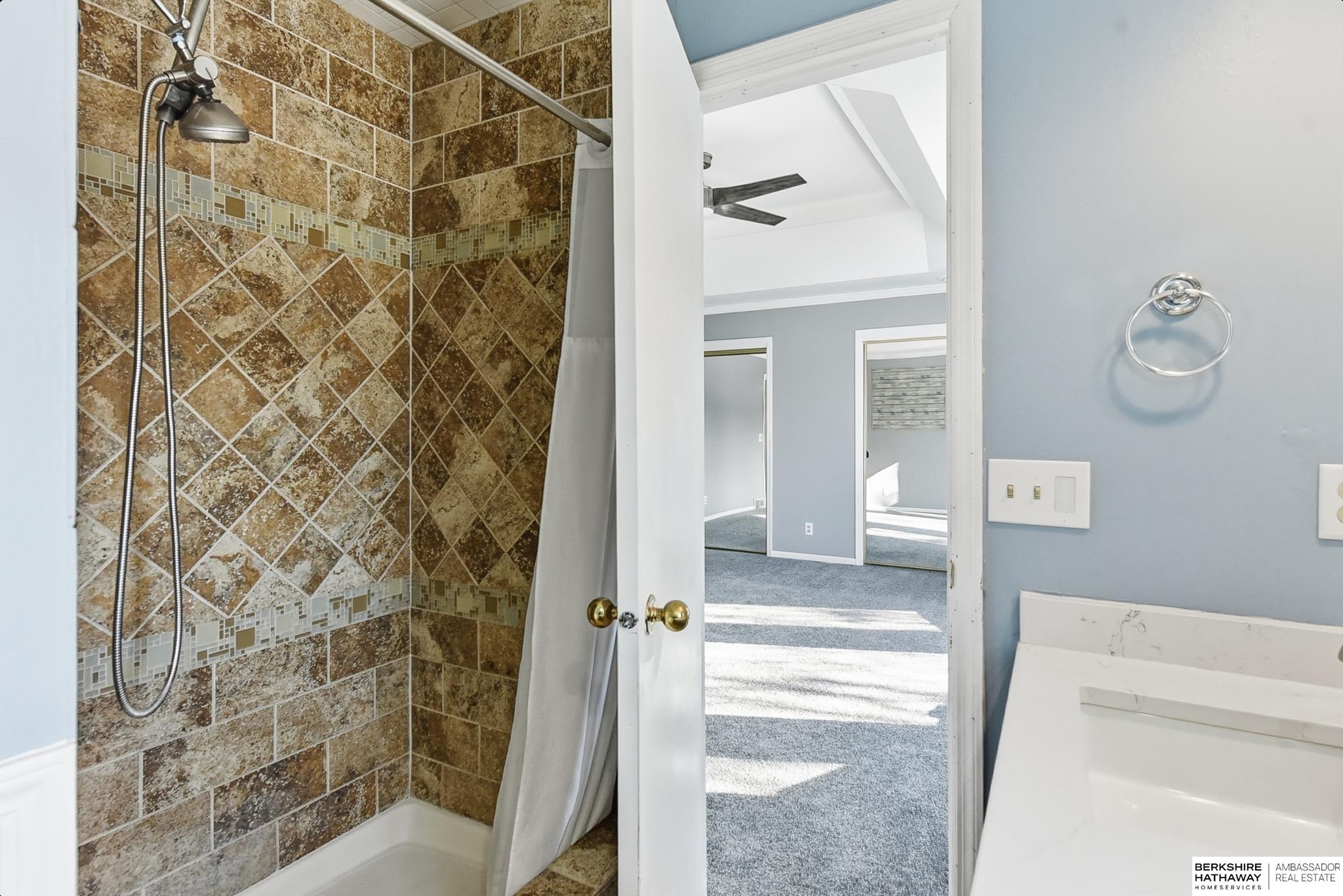 Omaha, Nebraska 68118, United States, 3 Bedrooms Bedrooms, ,2 BathroomsBathrooms,Residential,Active,250623