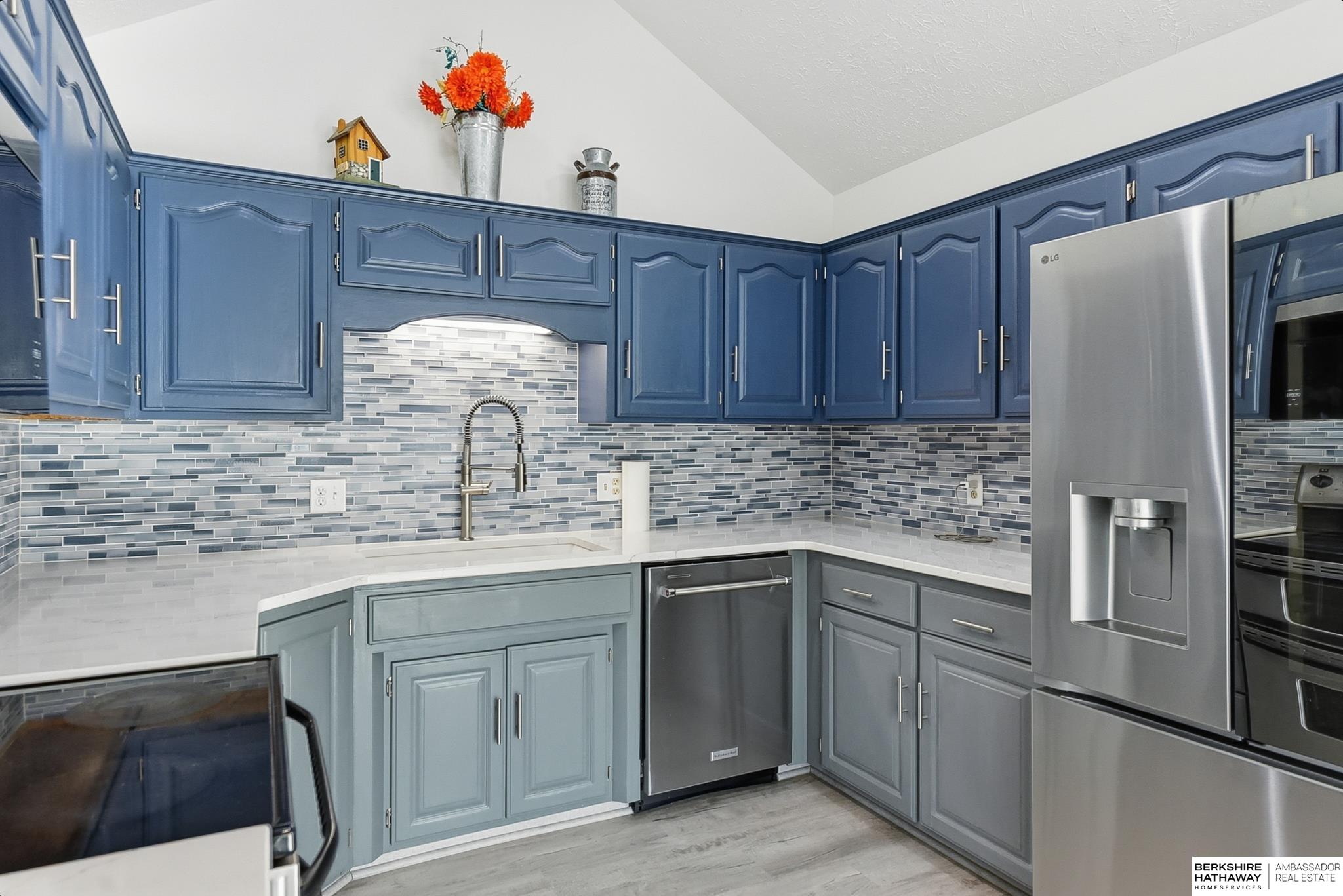 Omaha, Nebraska 68118, United States, 3 Bedrooms Bedrooms, ,2 BathroomsBathrooms,Residential,Active,250623