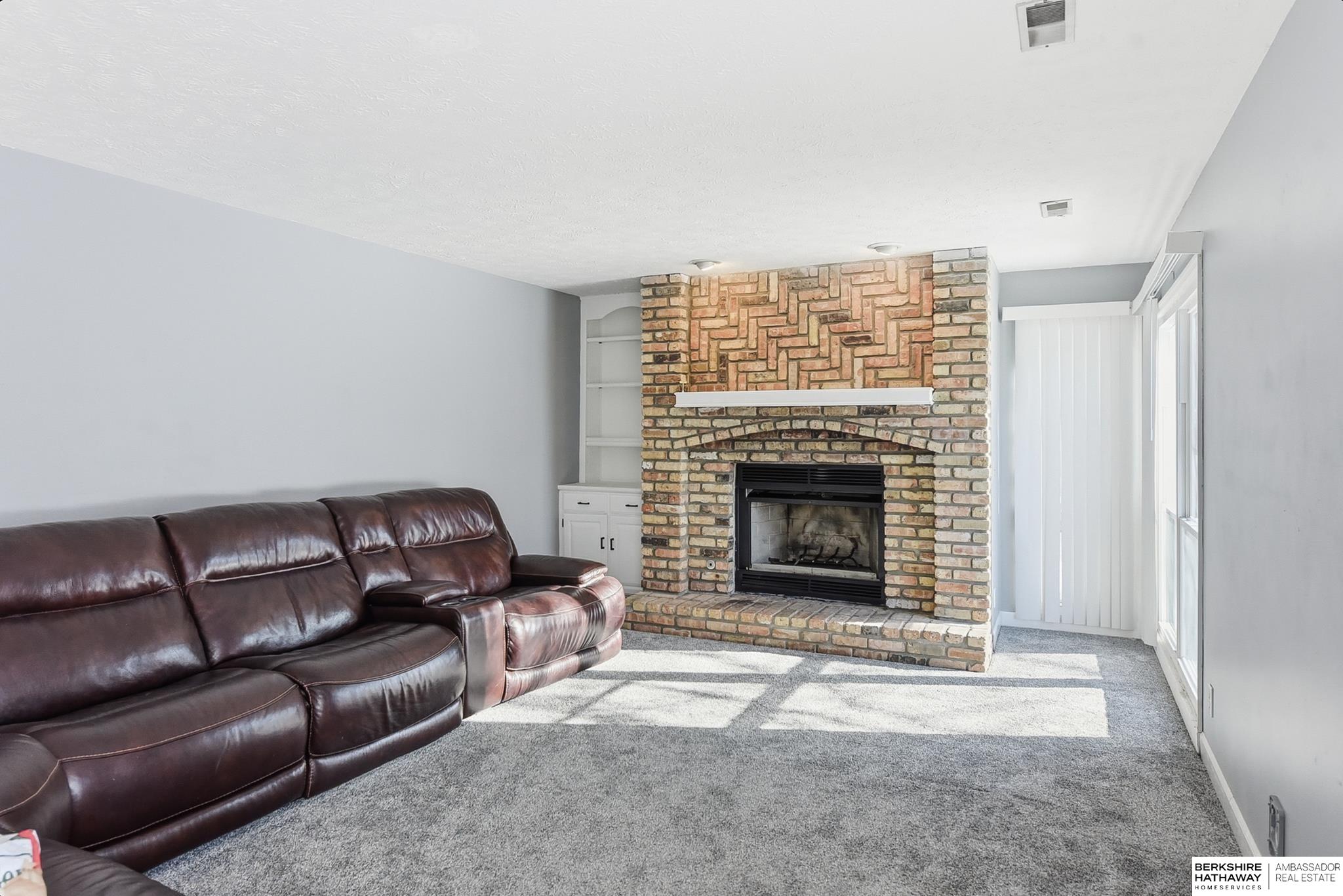 Omaha, Nebraska 68118, United States, 3 Bedrooms Bedrooms, ,2 BathroomsBathrooms,Residential,Active,250623