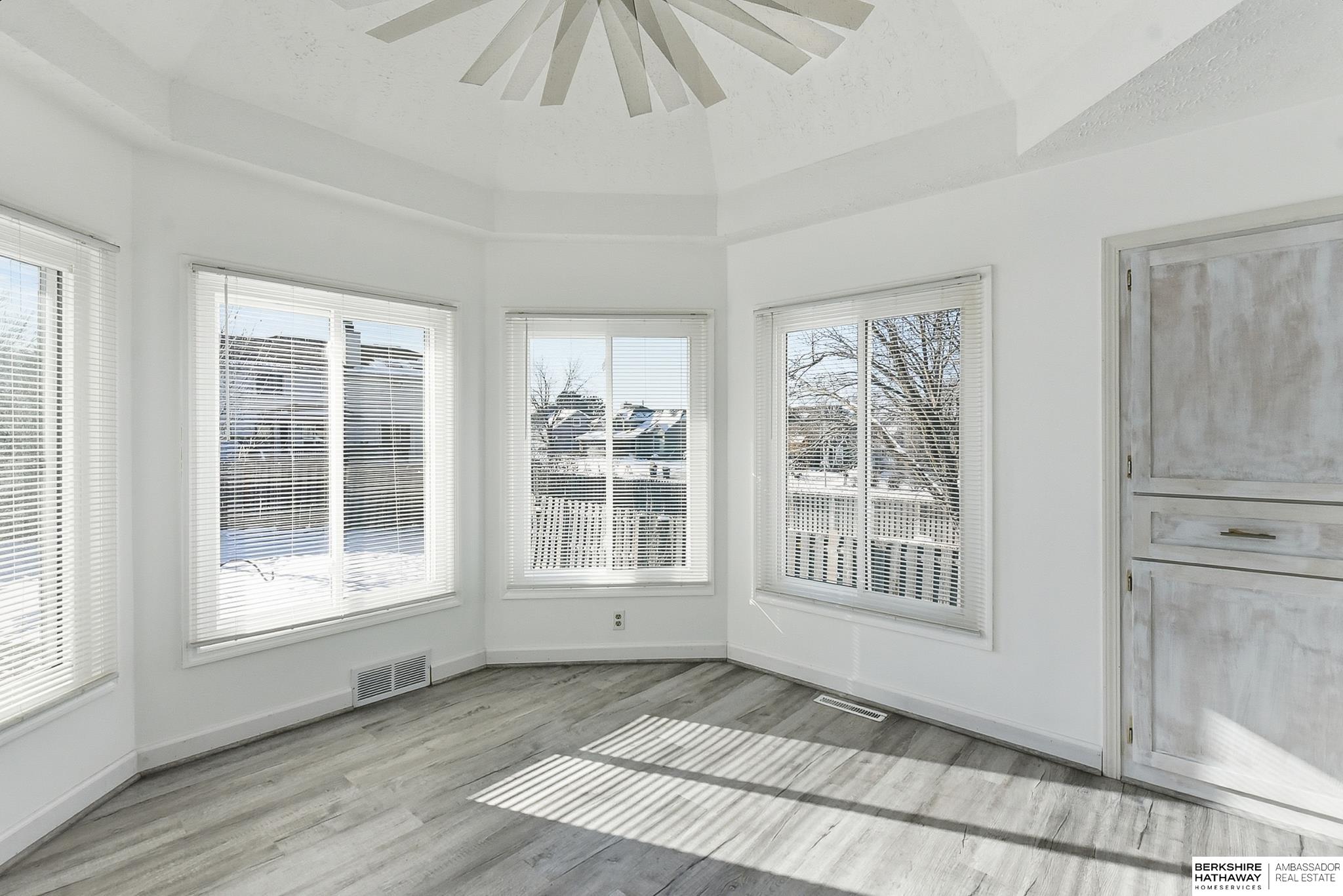 Omaha, Nebraska 68118, United States, 3 Bedrooms Bedrooms, ,2 BathroomsBathrooms,Residential,Active,250623