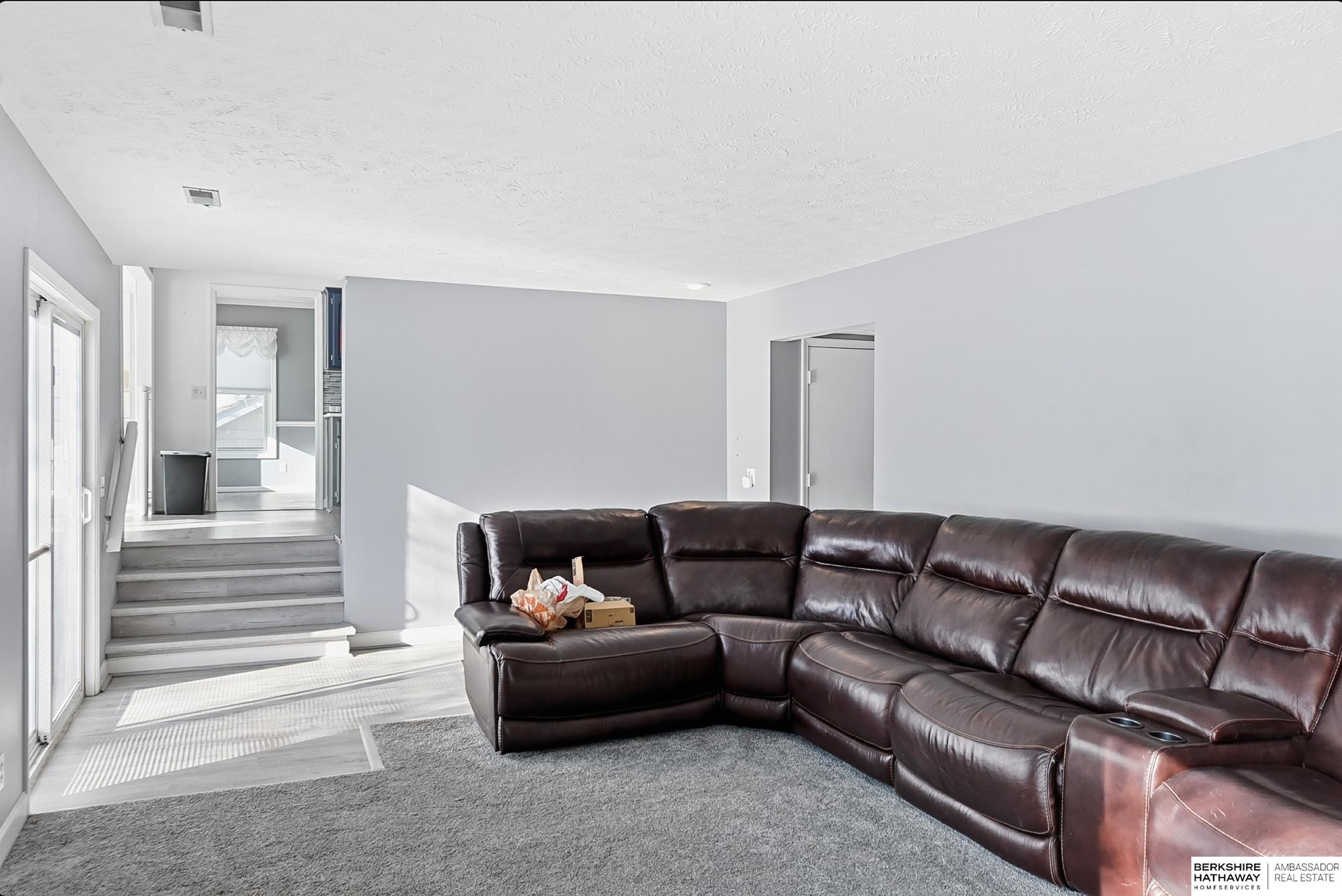 Omaha, Nebraska 68118, United States, 3 Bedrooms Bedrooms, ,2 BathroomsBathrooms,Residential,Active,250623