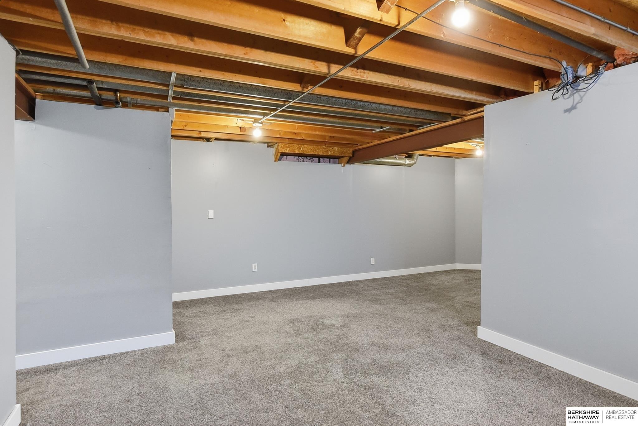 Omaha, Nebraska 68118, United States, 3 Bedrooms Bedrooms, ,2 BathroomsBathrooms,Residential,Active,250623