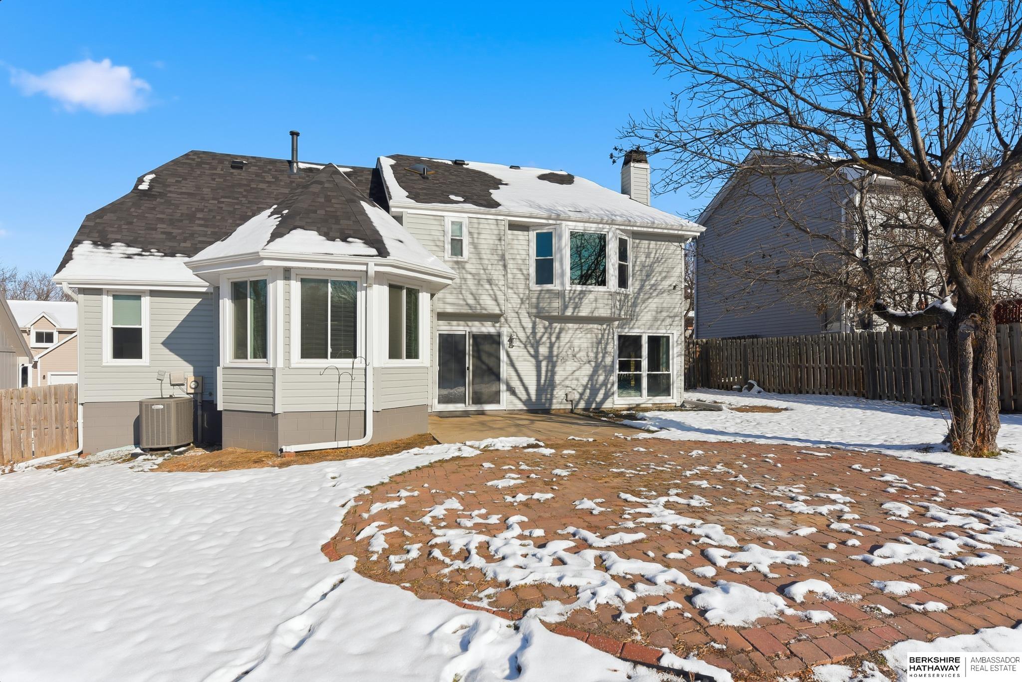 Omaha, Nebraska 68118, United States, 3 Bedrooms Bedrooms, ,2 BathroomsBathrooms,Residential,Active,250623