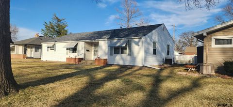 Photo of 1520 G Street, Fairbury, NE 68352 (MLS # 22606402)
