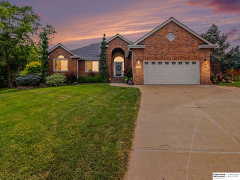 Photo of 15367 Lake Circle, Omaha, NE 68116 (MLS # 22621146)