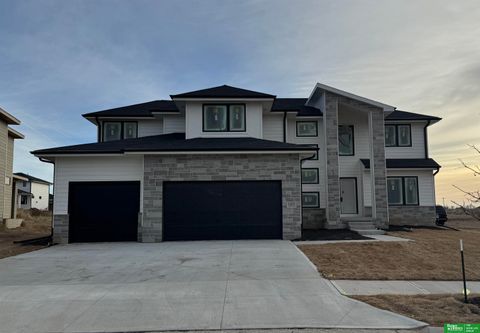 Photo of 5801 Purple Martin Parkway, Elkhorn, NE 68022 (MLS # 22521088)