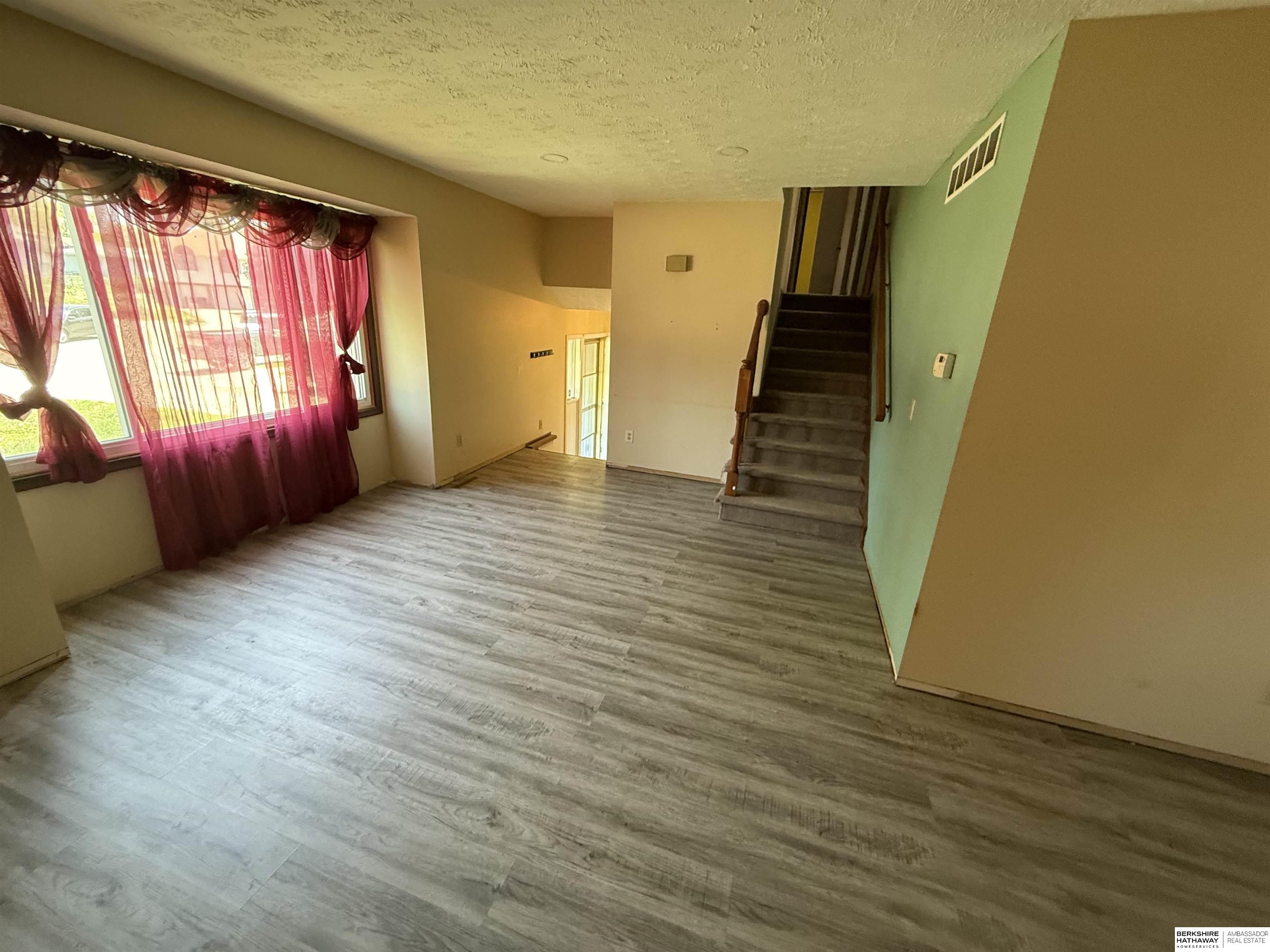 Omaha, Nebraska 68144, United States, 3 Bedrooms Bedrooms, ,3 BathroomsBathrooms,Residential,Pending,134729