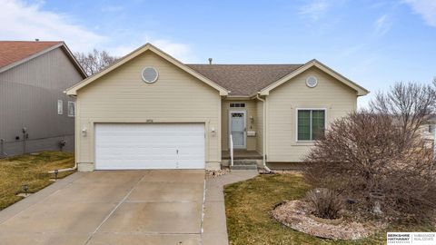 Photo of 14516 Locust Street, Omaha, NE 68116 (MLS # 22605861)