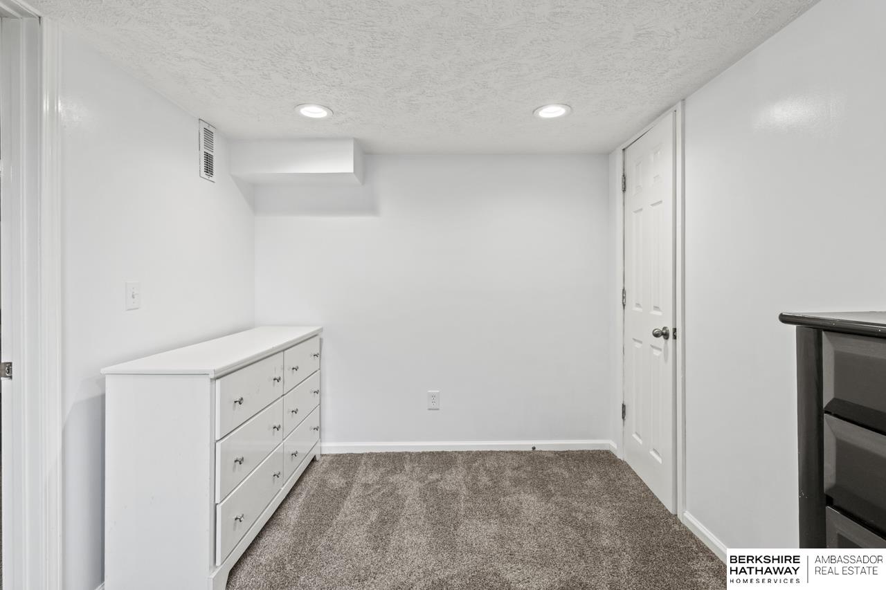 Bellevue, Nebraska 68005, United States, 3 Bedrooms Bedrooms, ,2 BathroomsBathrooms,Residential,Active,174592