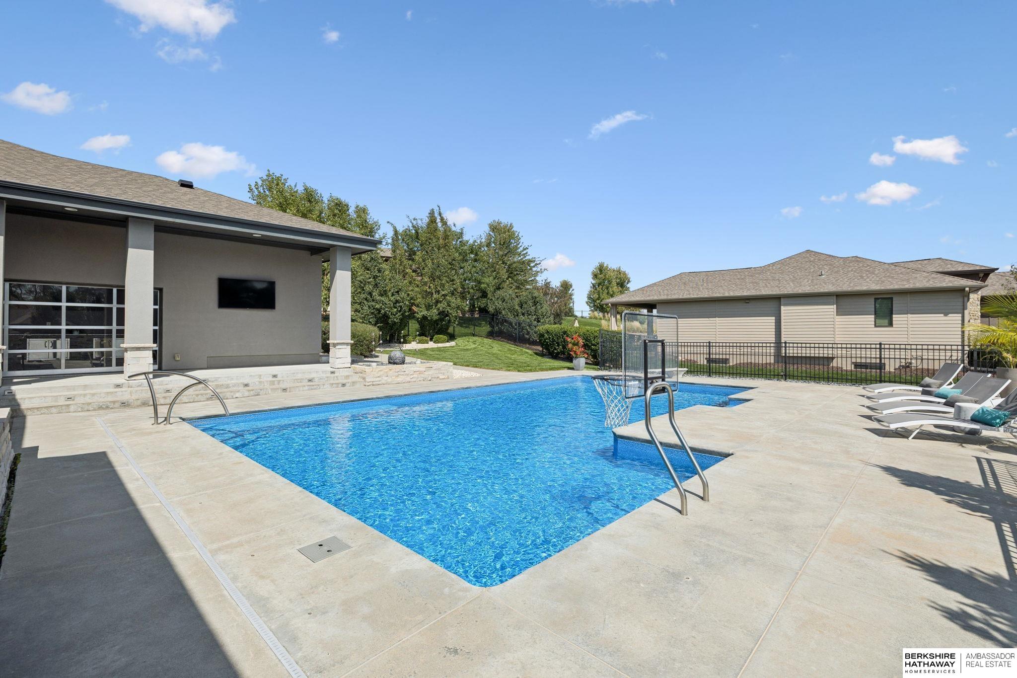 Elkhorn, Nebraska 68022, United States, 4 Bedrooms Bedrooms, ,6 BathroomsBathrooms,Residential,Active,217123