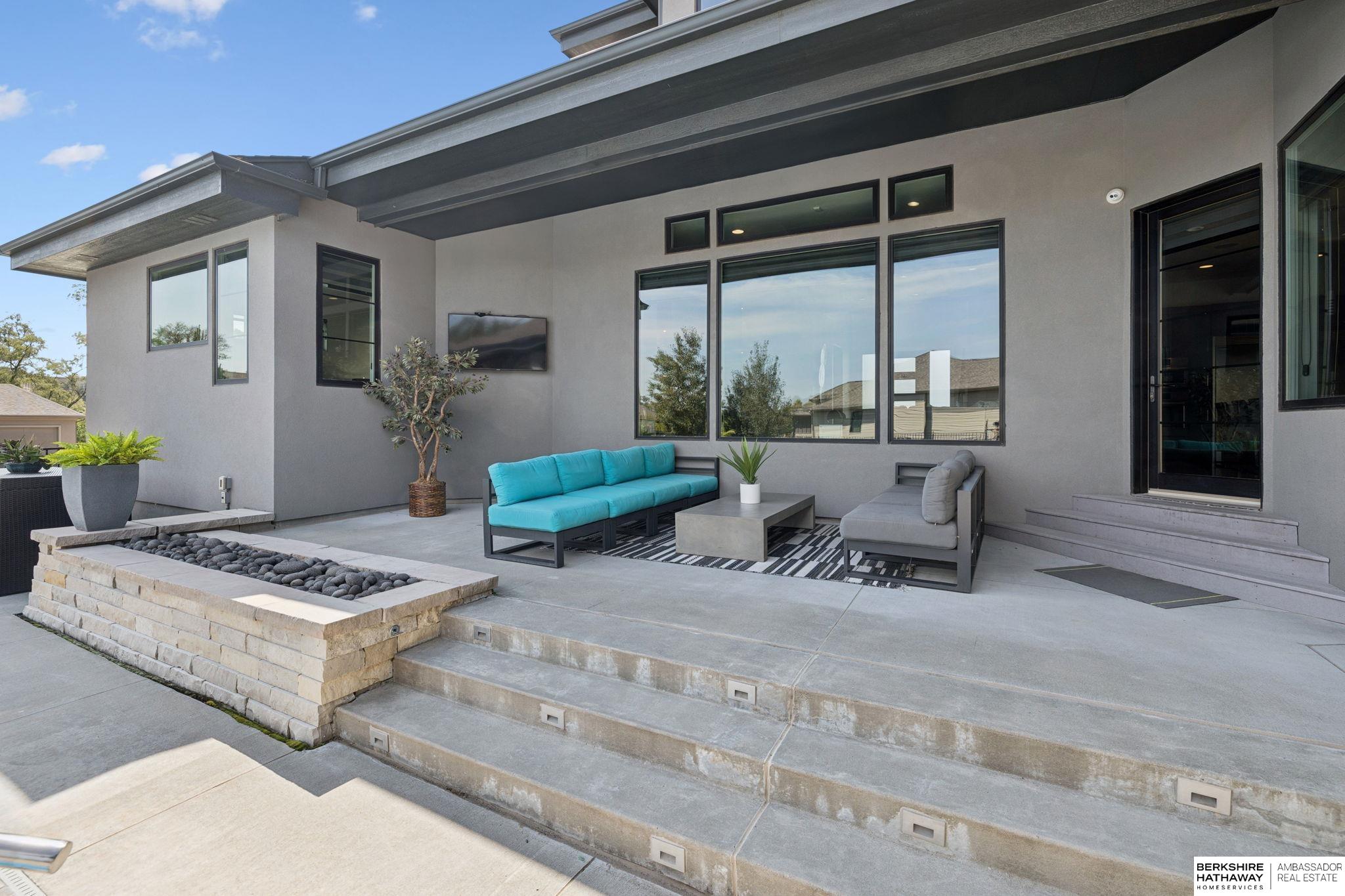 Elkhorn, Nebraska 68022, United States, 4 Bedrooms Bedrooms, ,6 BathroomsBathrooms,Residential,Active,217123