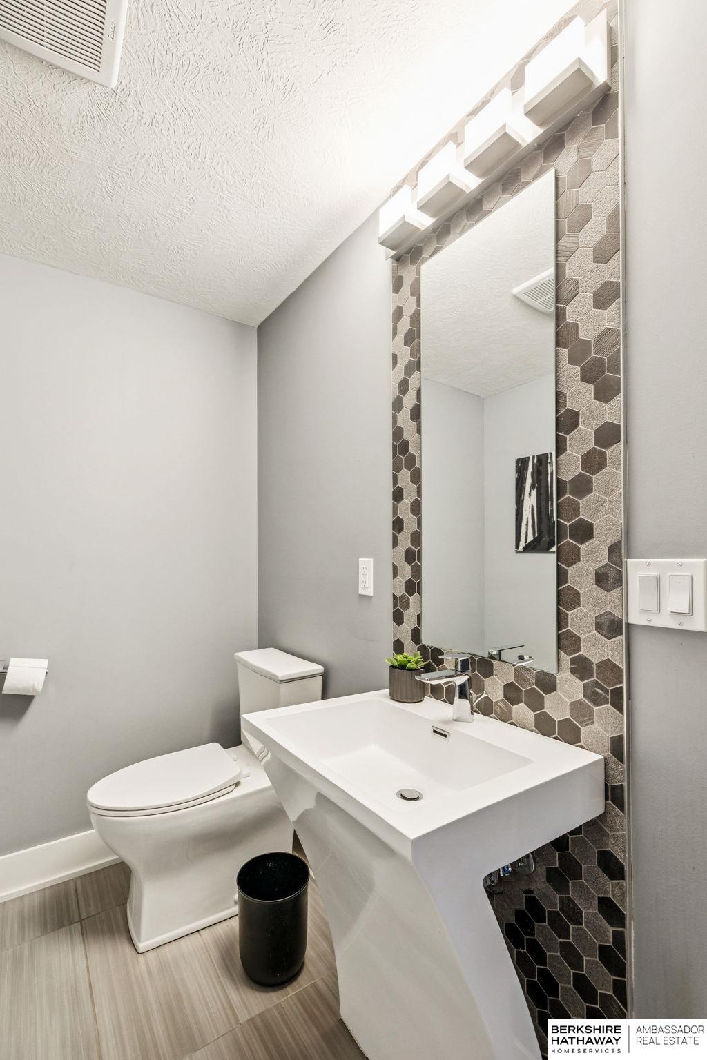 Elkhorn, Nebraska 68022, United States, 4 Bedrooms Bedrooms, ,6 BathroomsBathrooms,Residential,Active,217123