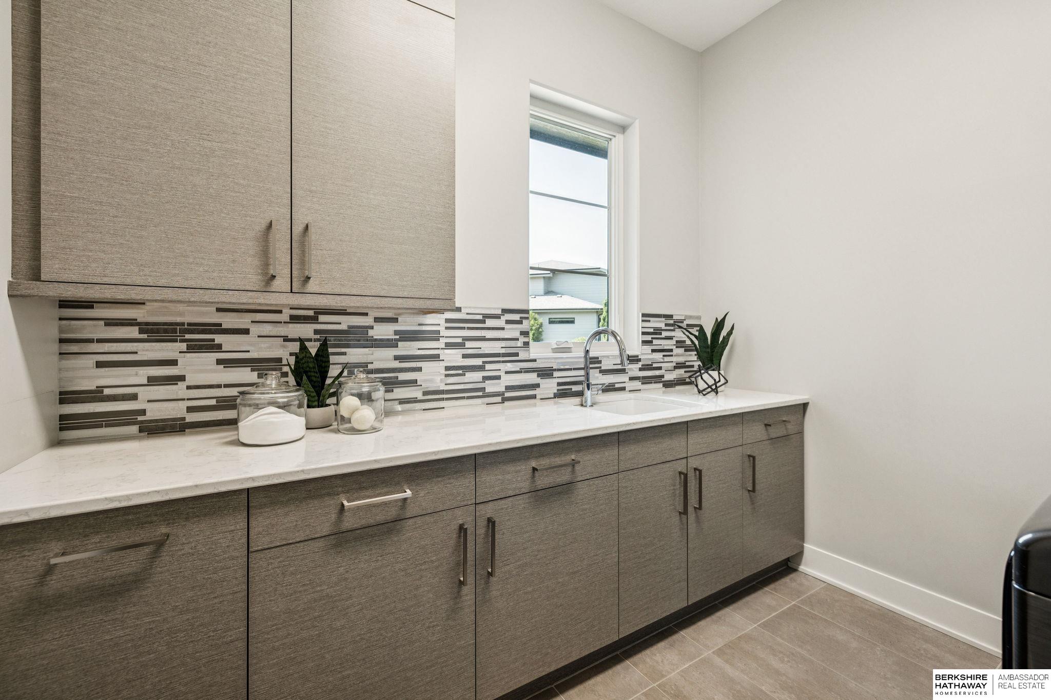 Elkhorn, Nebraska 68022, United States, 4 Bedrooms Bedrooms, ,6 BathroomsBathrooms,Residential,Active,217123