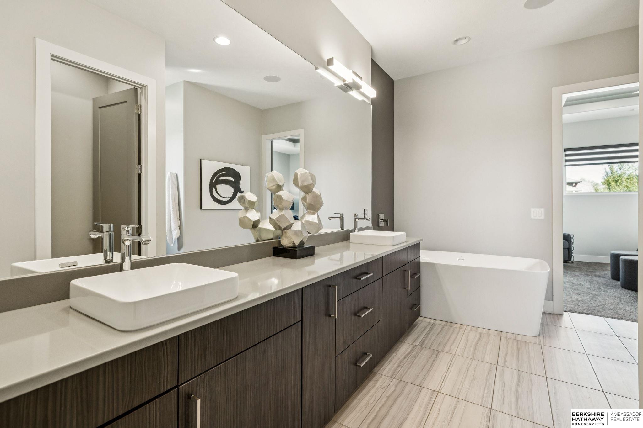 Elkhorn, Nebraska 68022, United States, 4 Bedrooms Bedrooms, ,6 BathroomsBathrooms,Residential,Active,217123