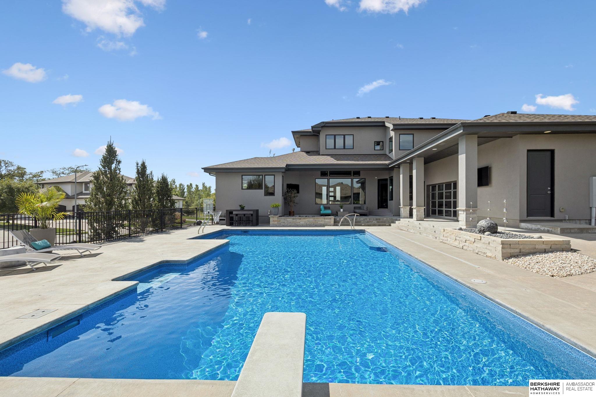 Elkhorn, Nebraska 68022, United States, 4 Bedrooms Bedrooms, ,6 BathroomsBathrooms,Residential,Active,217123