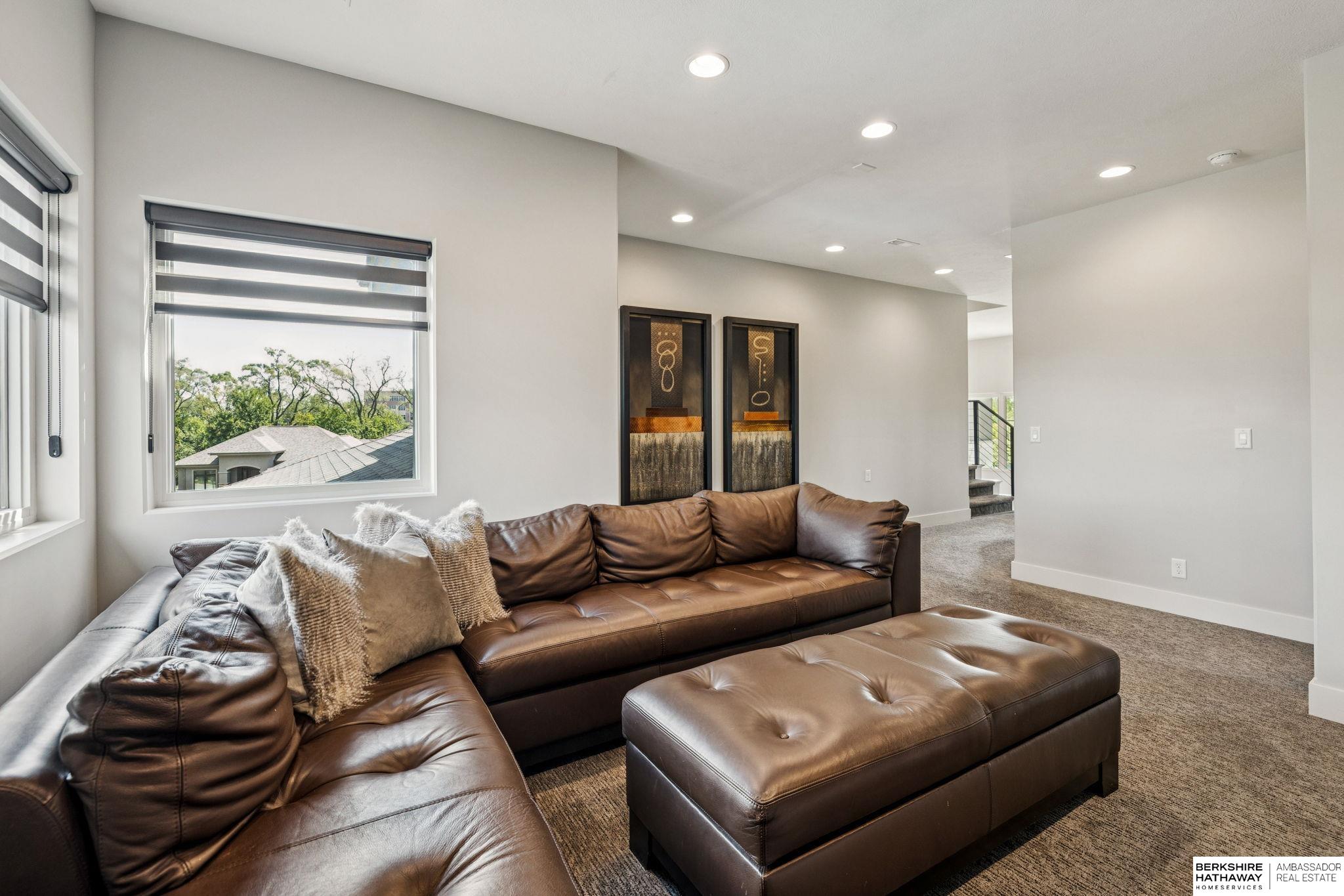 Elkhorn, Nebraska 68022, United States, 4 Bedrooms Bedrooms, ,6 BathroomsBathrooms,Residential,Active,217123