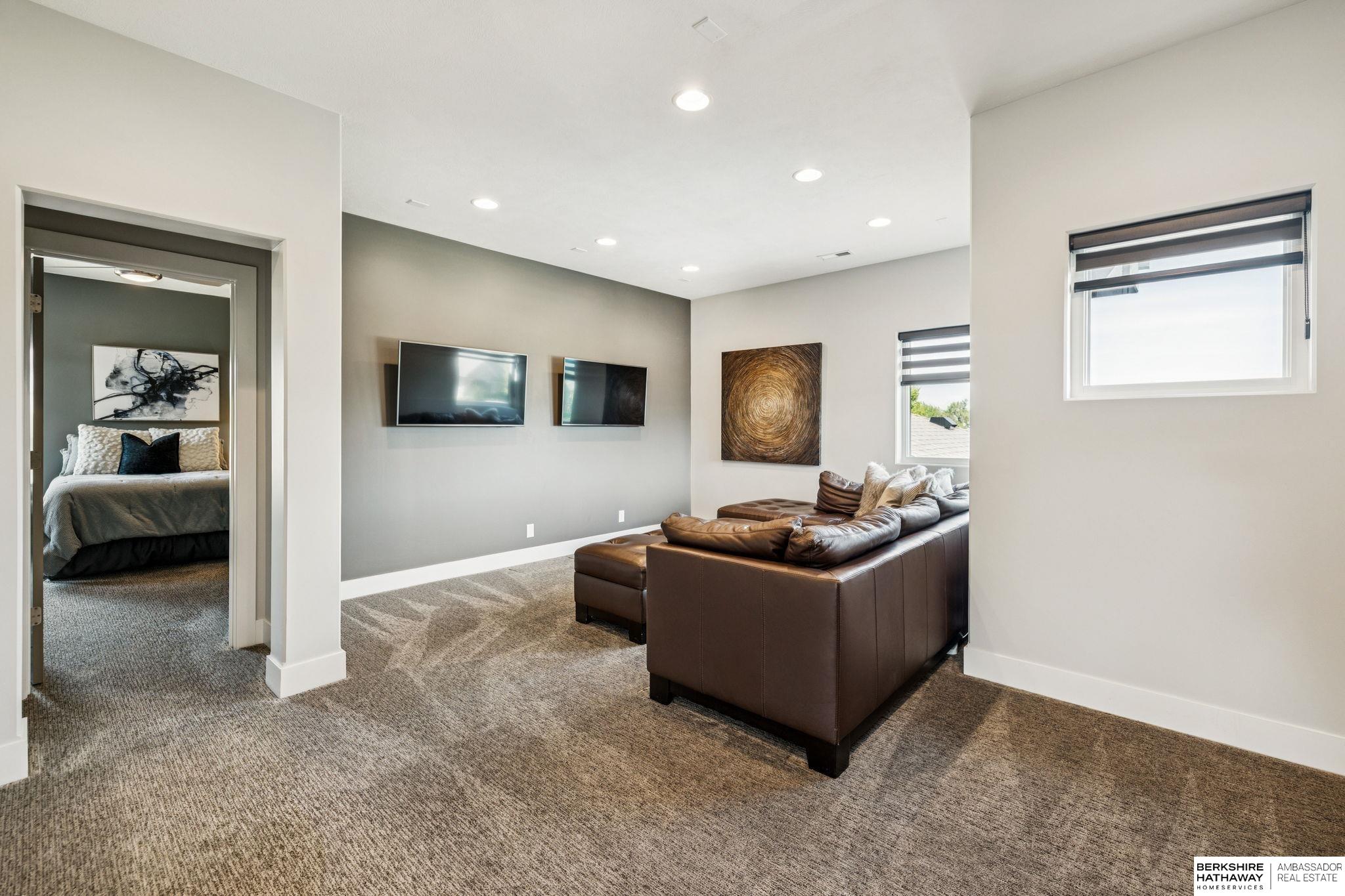 Elkhorn, Nebraska 68022, United States, 4 Bedrooms Bedrooms, ,6 BathroomsBathrooms,Residential,Active,217123