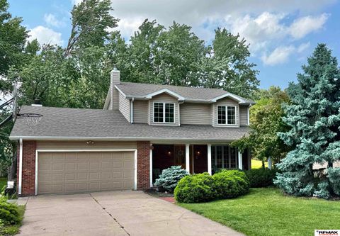 Photo of 8120 Stockwell Street, Lincoln, NE 68506 (MLS # 22613867)
