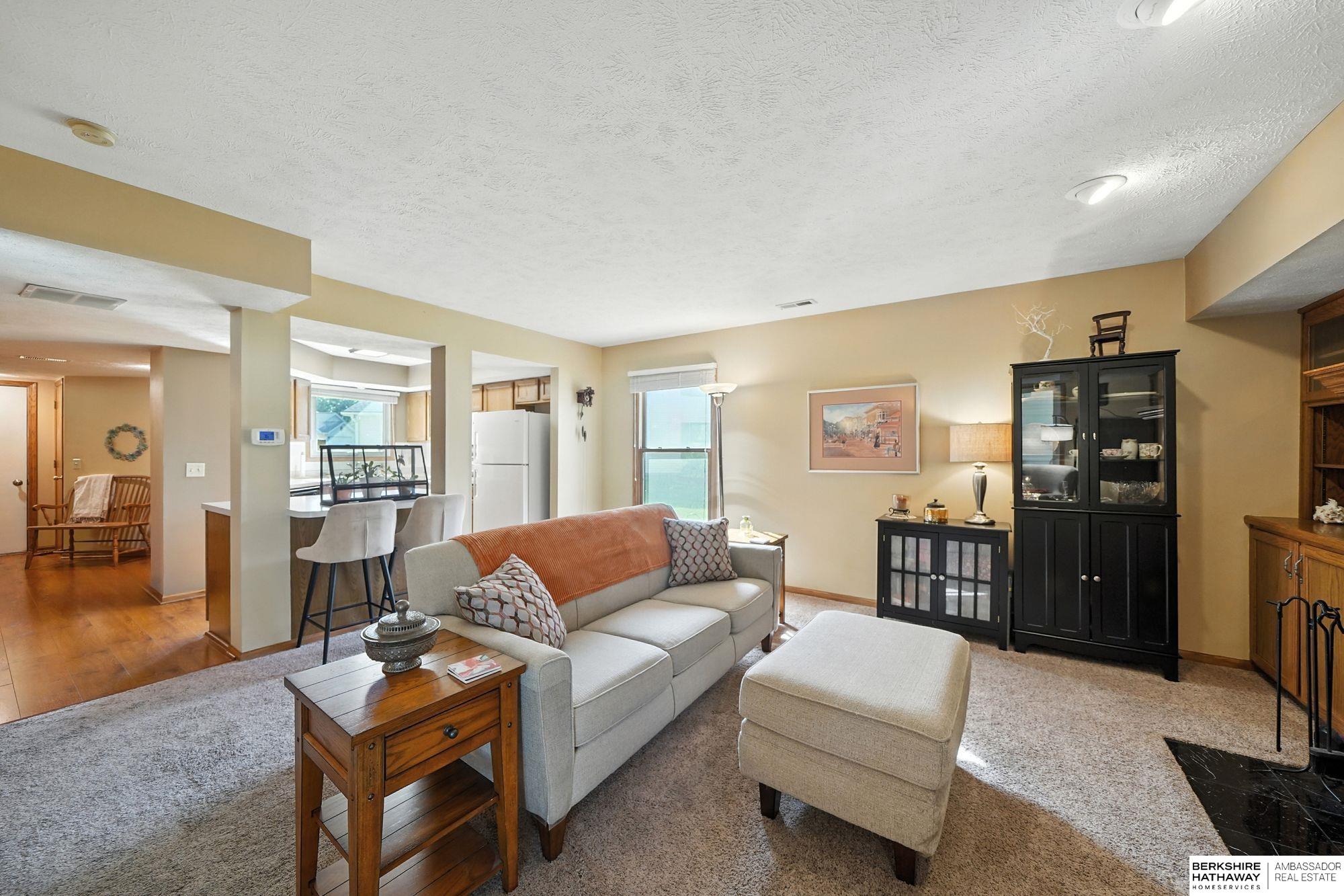 Lincoln, Nebraska 68528, United States, 2 Bedrooms Bedrooms, ,2 BathroomsBathrooms,Residential,Active,224578