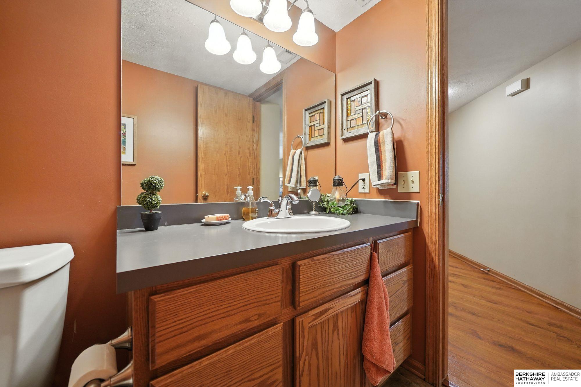 Lincoln, Nebraska 68528, United States, 2 Bedrooms Bedrooms, ,2 BathroomsBathrooms,Residential,Active,224578