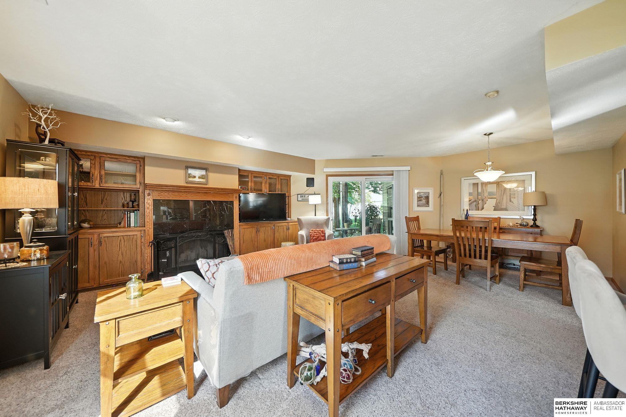 Lincoln, Nebraska 68528, United States, 2 Bedrooms Bedrooms, ,2 BathroomsBathrooms,Residential,Active,224578