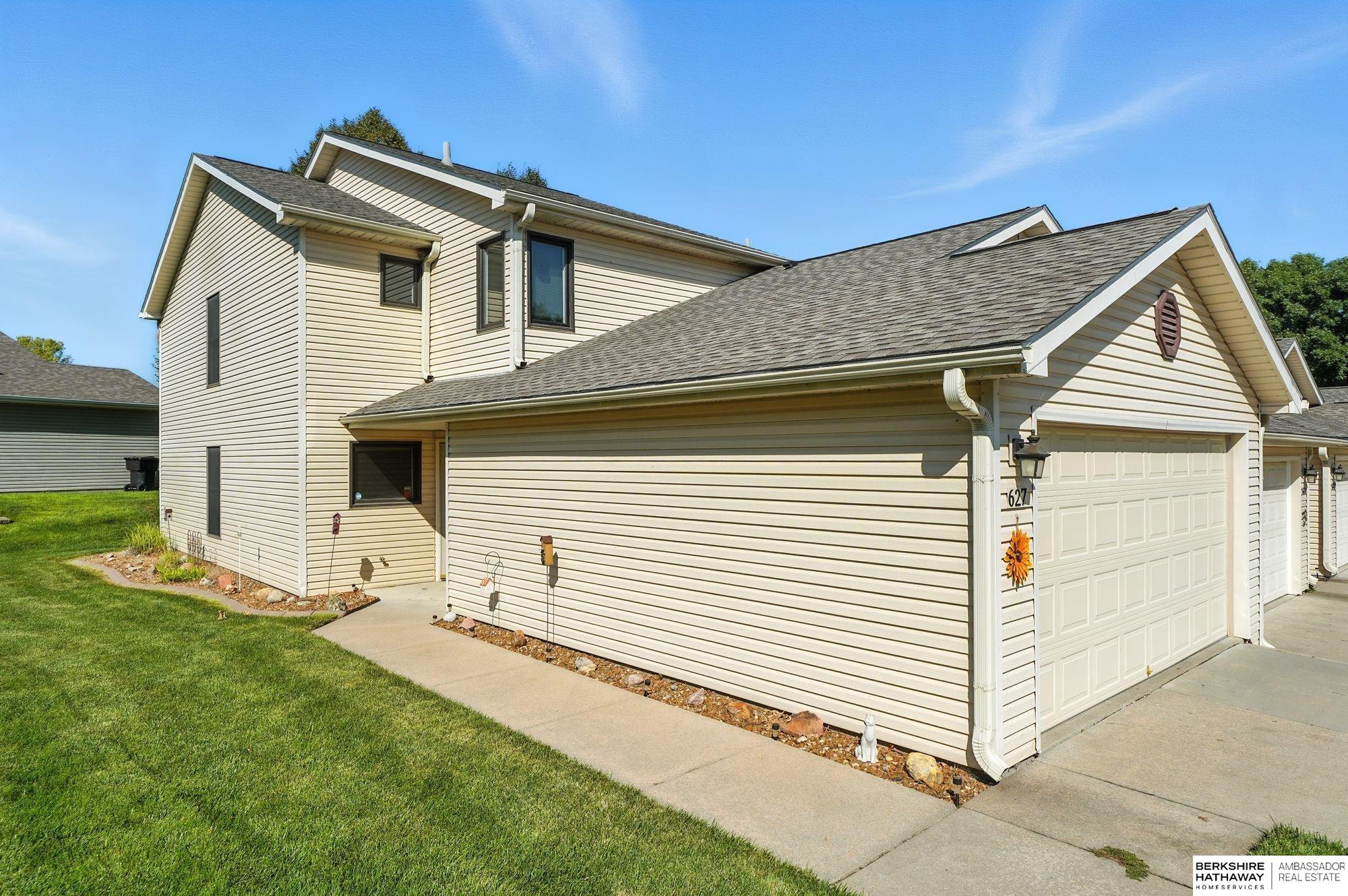 Lincoln, Nebraska 68528, United States, 2 Bedrooms Bedrooms, ,2 BathroomsBathrooms,Residential,Active,224578