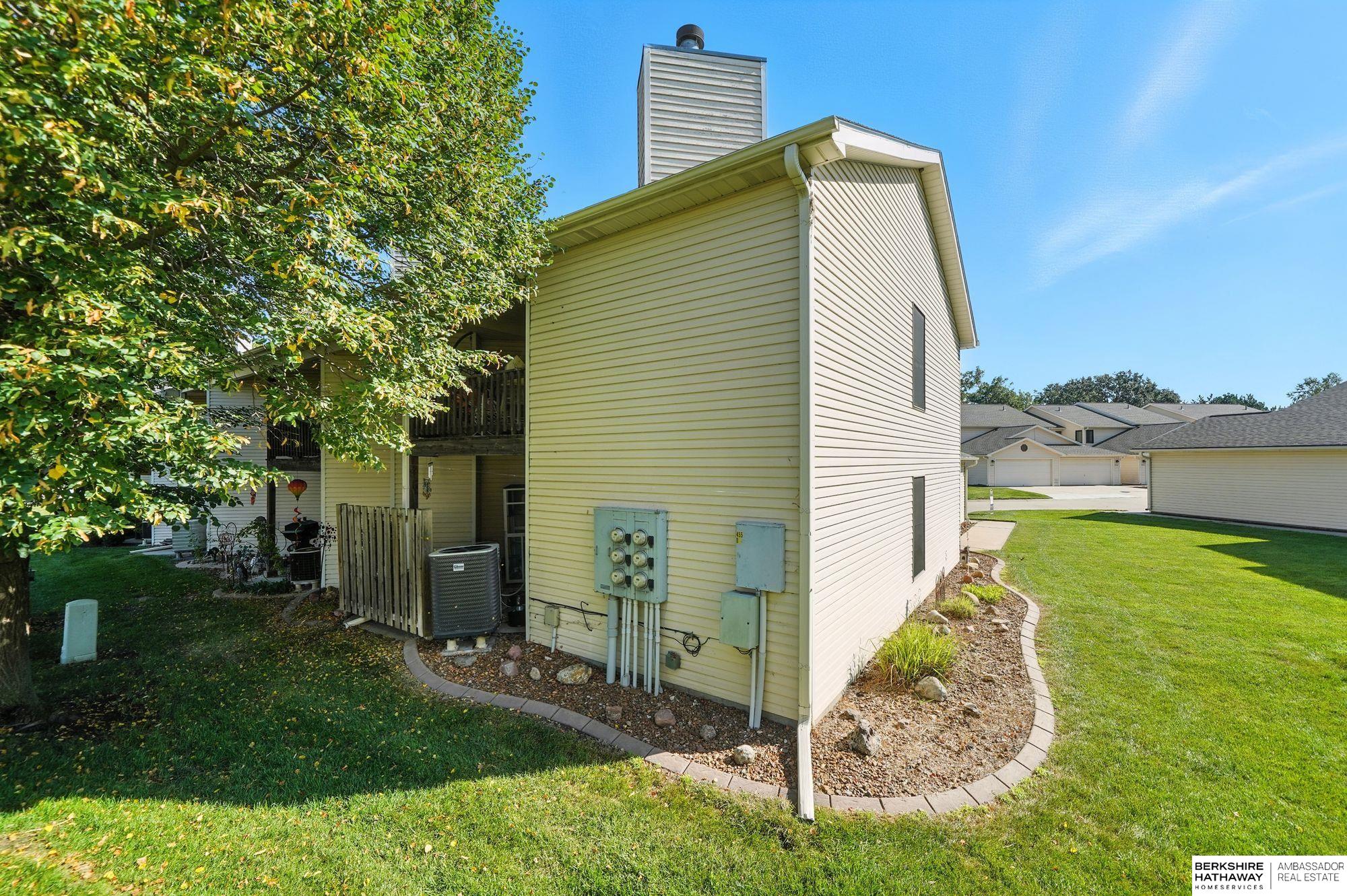 Lincoln, Nebraska 68528, United States, 2 Bedrooms Bedrooms, ,2 BathroomsBathrooms,Residential,Active,224578