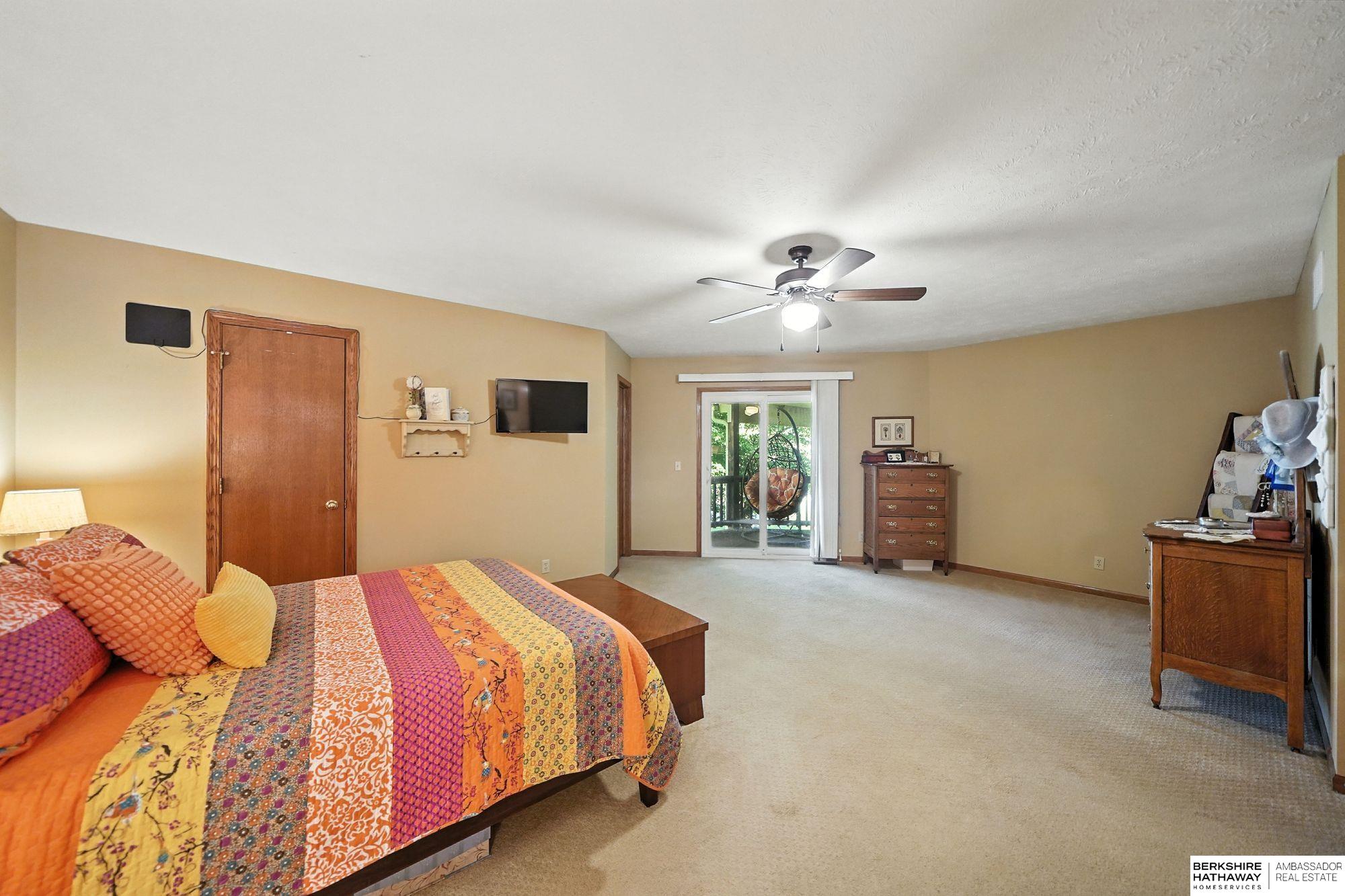 Lincoln, Nebraska 68528, United States, 2 Bedrooms Bedrooms, ,2 BathroomsBathrooms,Residential,Active,224578