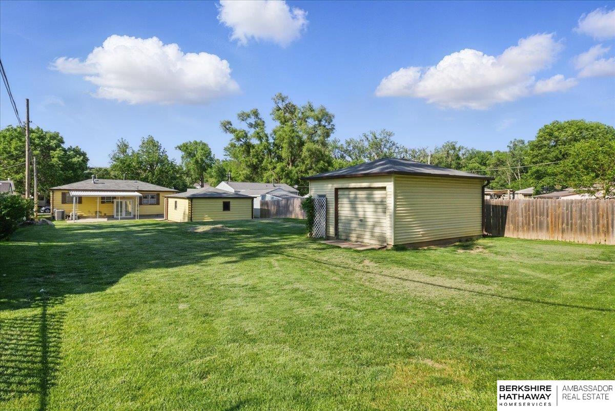 Omaha, Nebraska 68117, United States, 3 Bedrooms Bedrooms, ,2 BathroomsBathrooms,Residential,Pending,144859