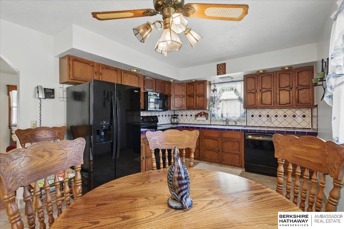 Omaha, Nebraska 68117, United States, 3 Bedrooms Bedrooms, ,2 BathroomsBathrooms,Residential,Pending,144859