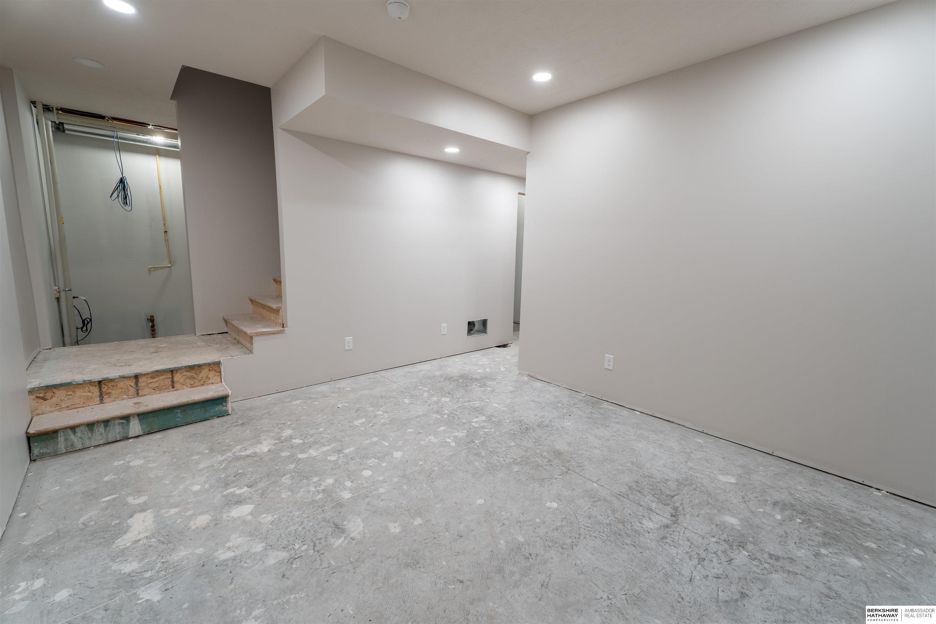 Omaha, Nebraska 68117, United States, 4 Bedrooms Bedrooms, ,3 BathroomsBathrooms,Residential,Active,135550