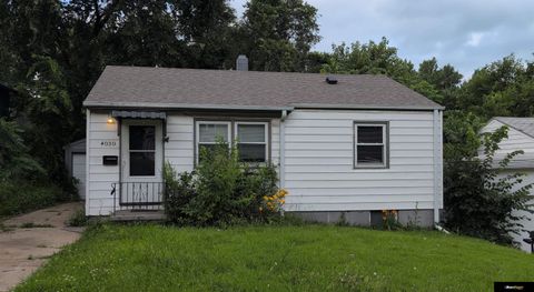 Photo of 4030 Browne Street, Omaha, NE 68111 (MLS # 22520715)