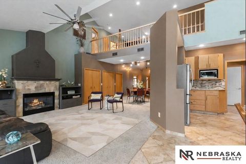 Photo of 515 Pier 2, Lincoln, NE 68528 (MLS # 22606330)