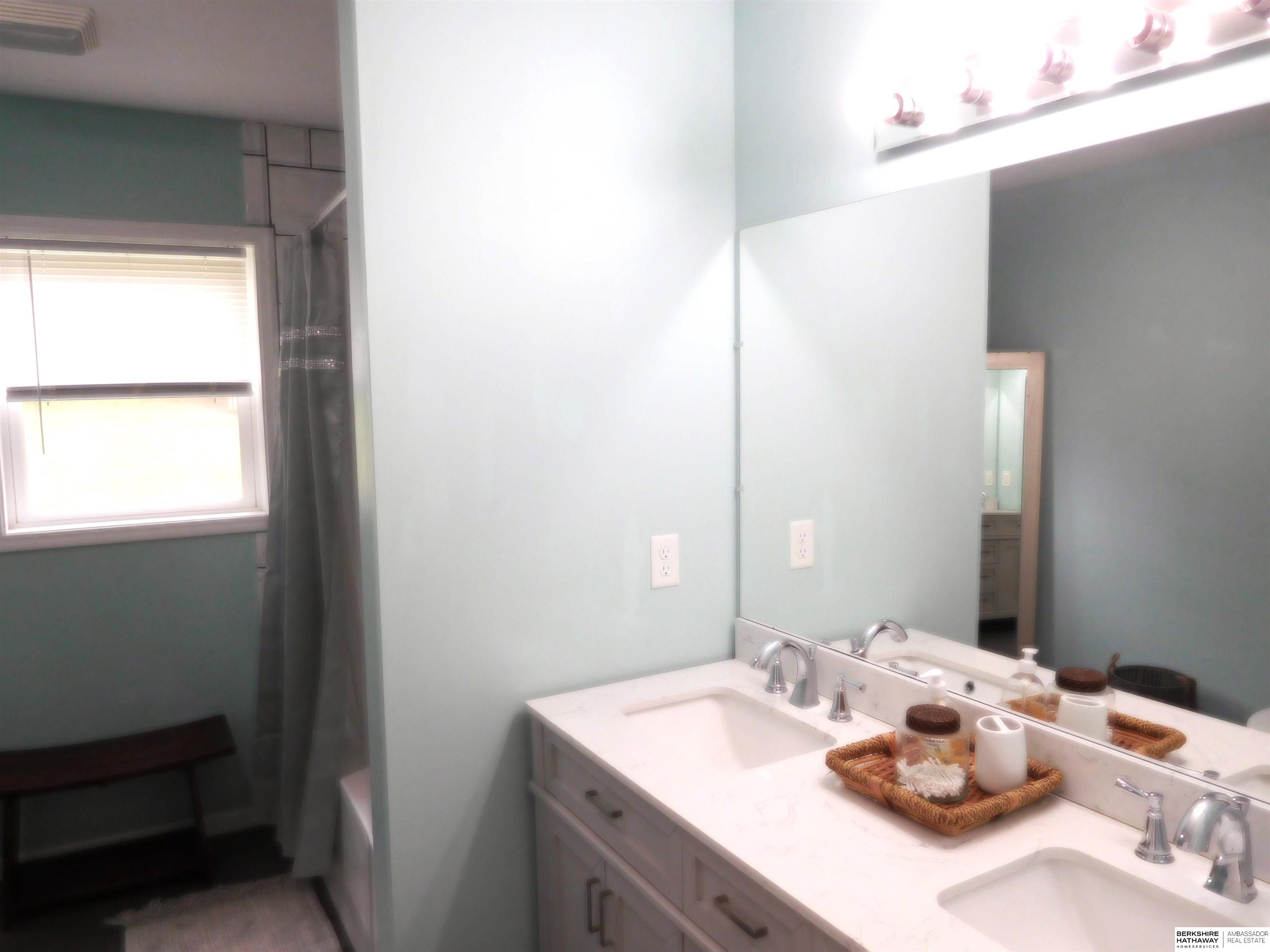 Plattsmouth, Nebraska 68048, United States, 3 Bedrooms Bedrooms, ,3 BathroomsBathrooms,Residential,Active,164759