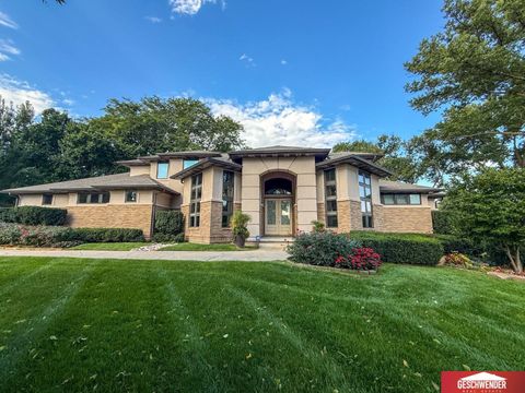 Photo of 1526 S 106 Street, Omaha, NE 68124 (MLS # 22528798)