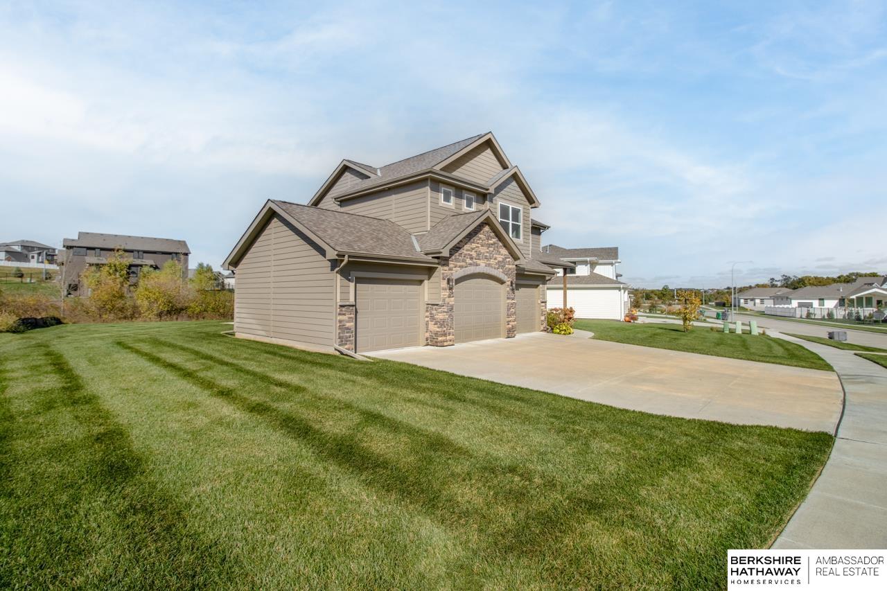 Papillion, Nebraska 68046, United States, 4 Bedrooms Bedrooms, ,3 BathroomsBathrooms,Residential,Active,232736