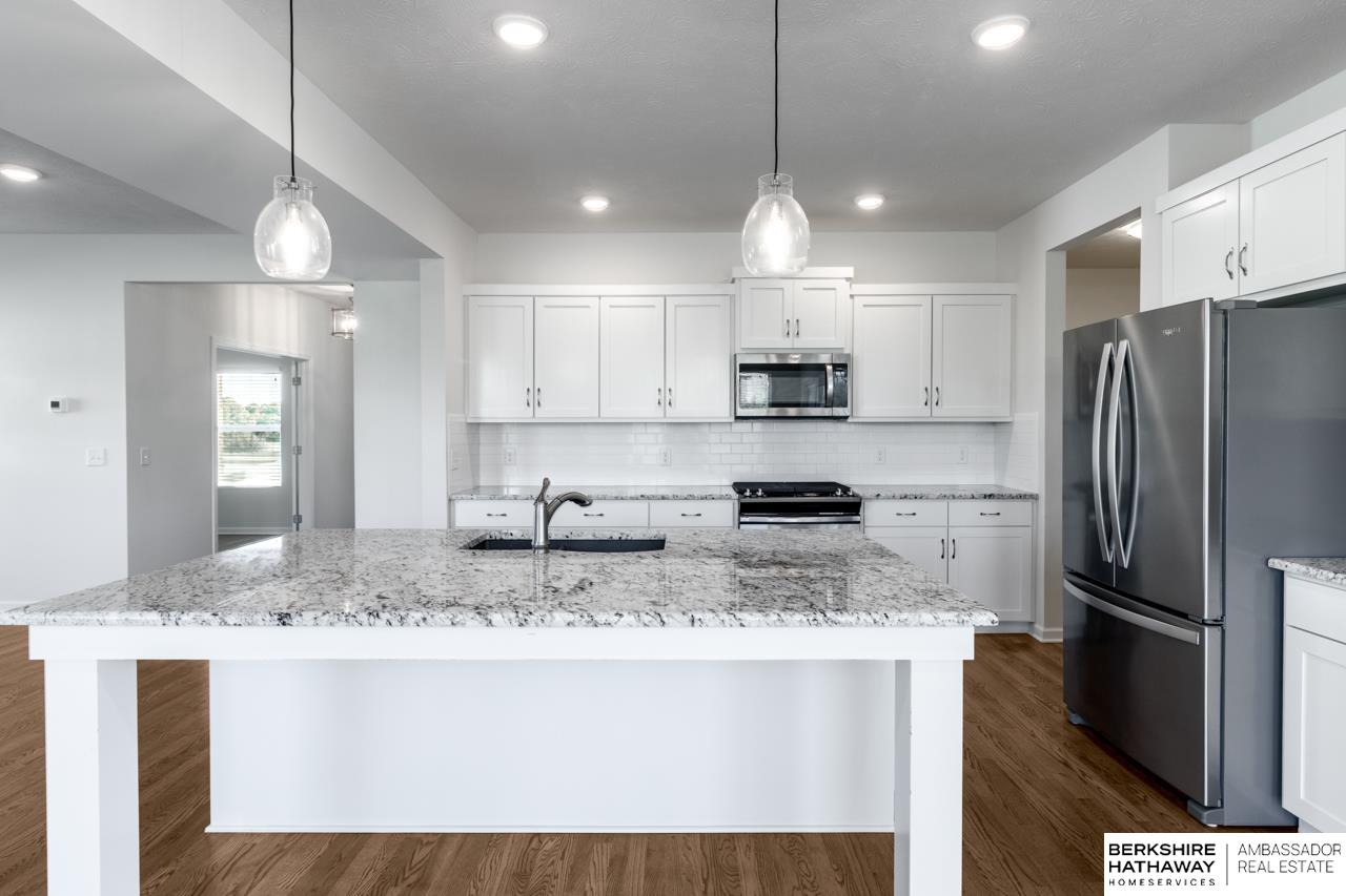 Papillion, Nebraska 68046, United States, 4 Bedrooms Bedrooms, ,3 BathroomsBathrooms,Residential,Active,232736