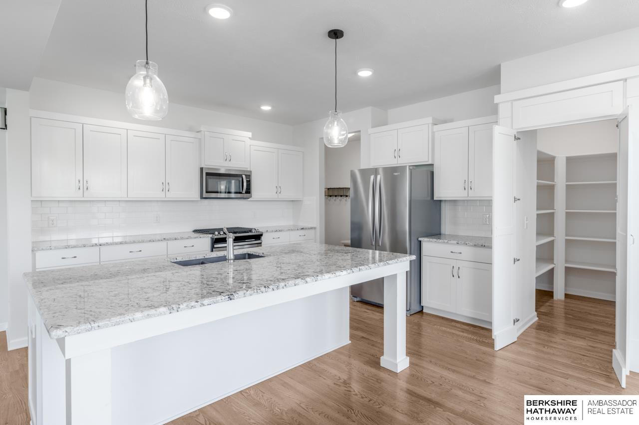 Papillion, Nebraska 68046, United States, 4 Bedrooms Bedrooms, ,3 BathroomsBathrooms,Residential,Active,232736