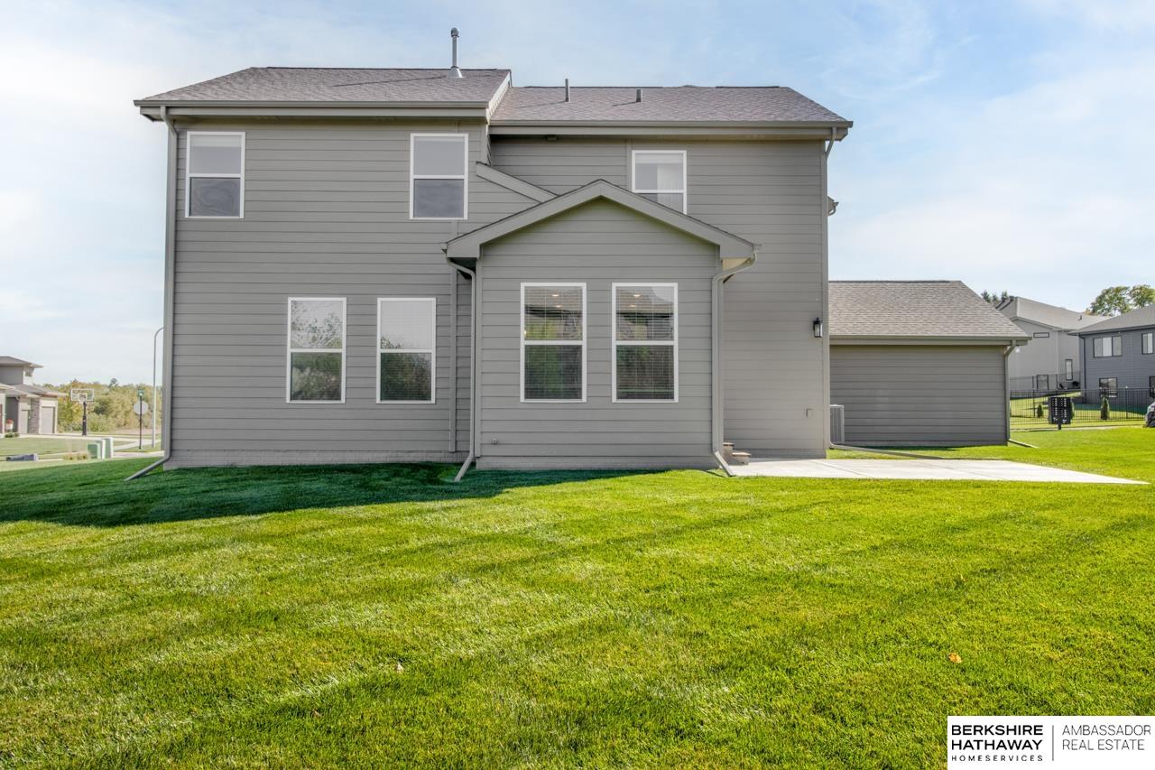 Papillion, Nebraska 68046, United States, 4 Bedrooms Bedrooms, ,3 BathroomsBathrooms,Residential,Active,232736