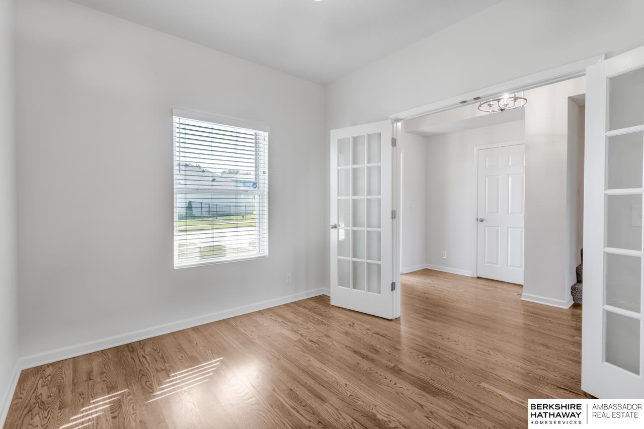 Papillion, Nebraska 68046, United States, 4 Bedrooms Bedrooms, ,3 BathroomsBathrooms,Residential,Active,232736