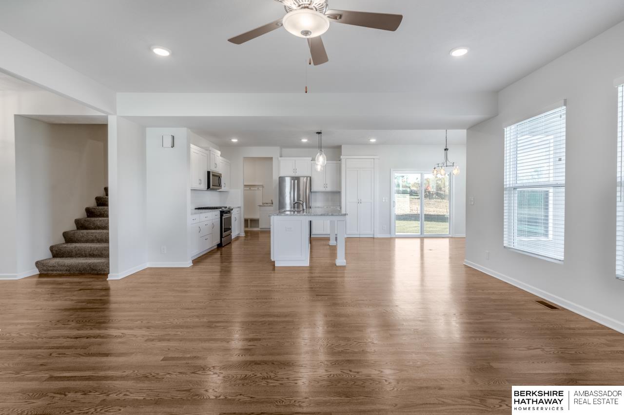 Papillion, Nebraska 68046, United States, 4 Bedrooms Bedrooms, ,3 BathroomsBathrooms,Residential,Active,232736