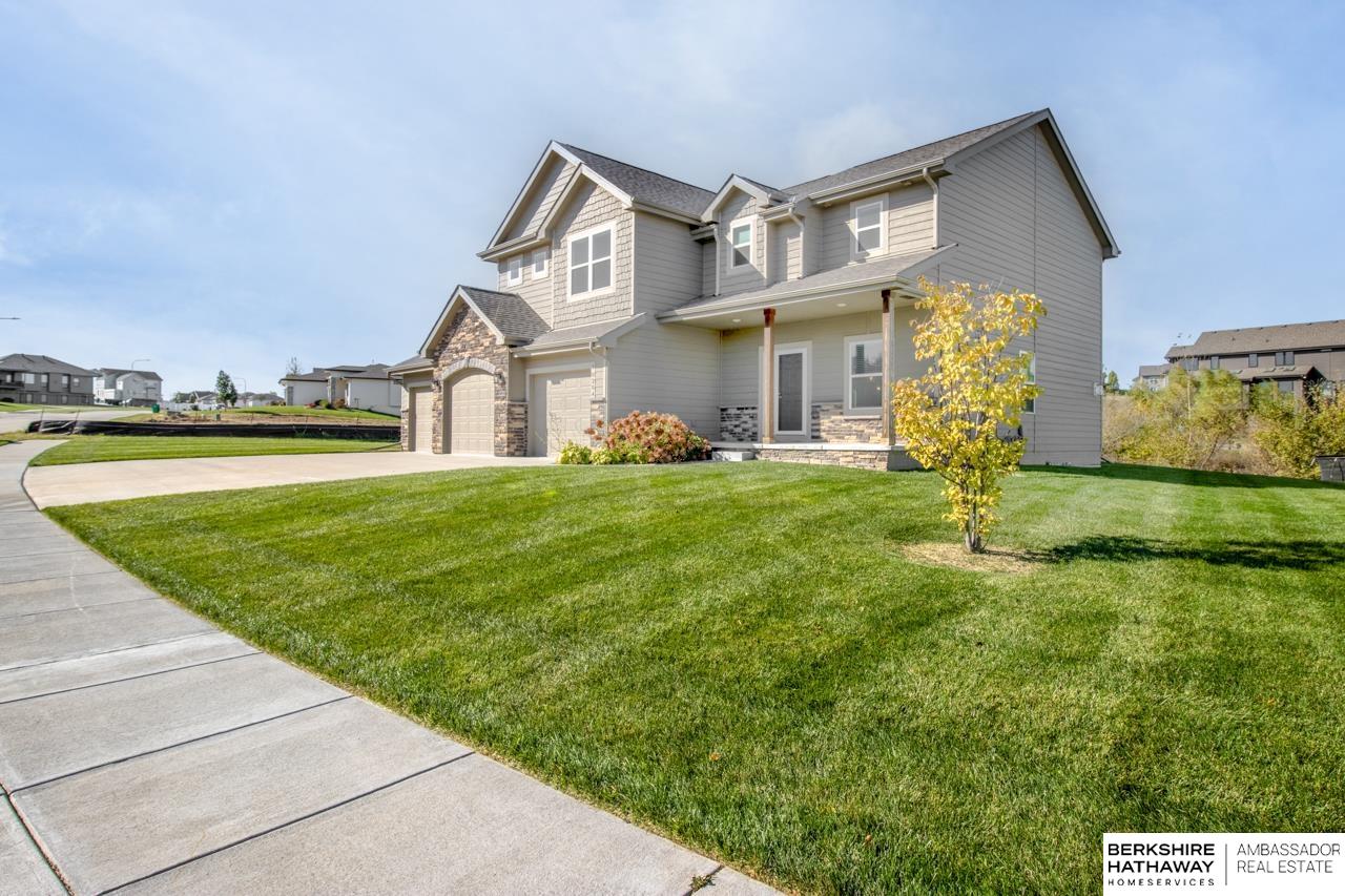 Papillion, Nebraska 68046, United States, 4 Bedrooms Bedrooms, ,3 BathroomsBathrooms,Residential,Active,232736