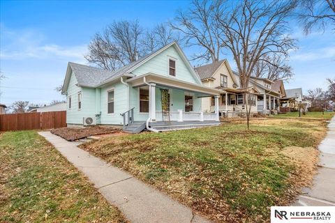 Photo of 645 S 28th Street, Lincoln, NE 68510 (MLS # 22601160)