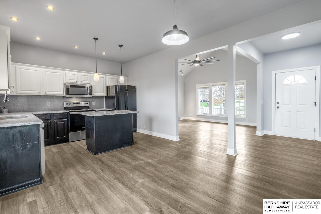 Papillion, Nebraska 68133, United States, 4 Bedrooms Bedrooms, ,3 BathroomsBathrooms,Residential,Active,222313